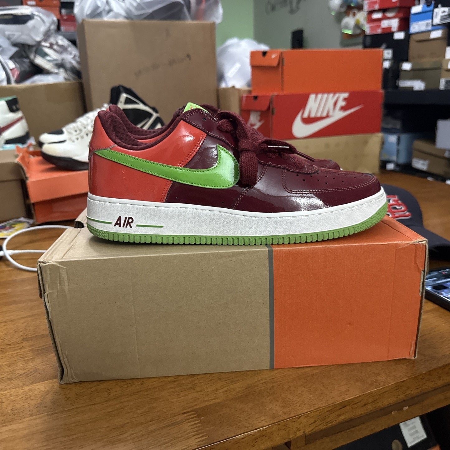 Size 10 - Nike Air Force 1 Premium Kiwi BS370