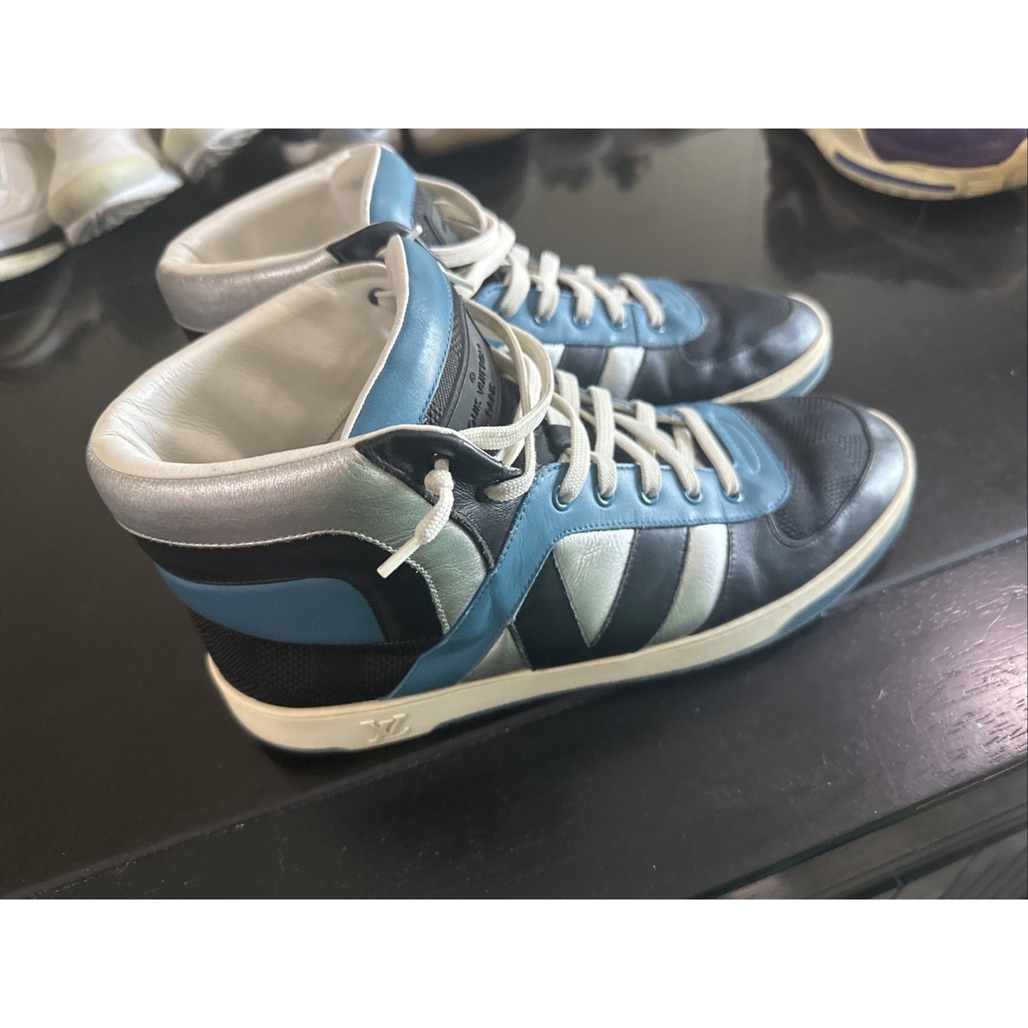 Size 9 Louis Vuitton High Top LI 0190 9 NBS240