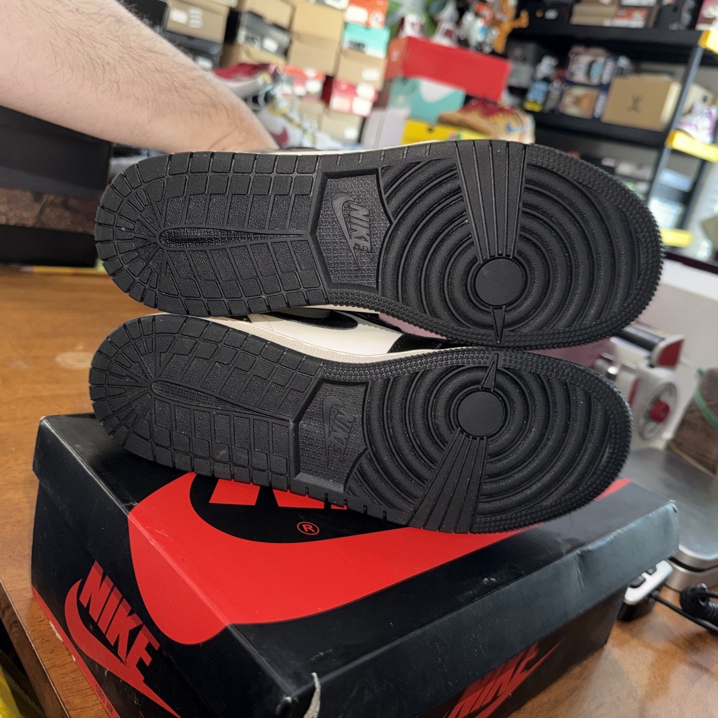 Size 7 (GS) - Jordan 1 Retro OG High Dark Mocha