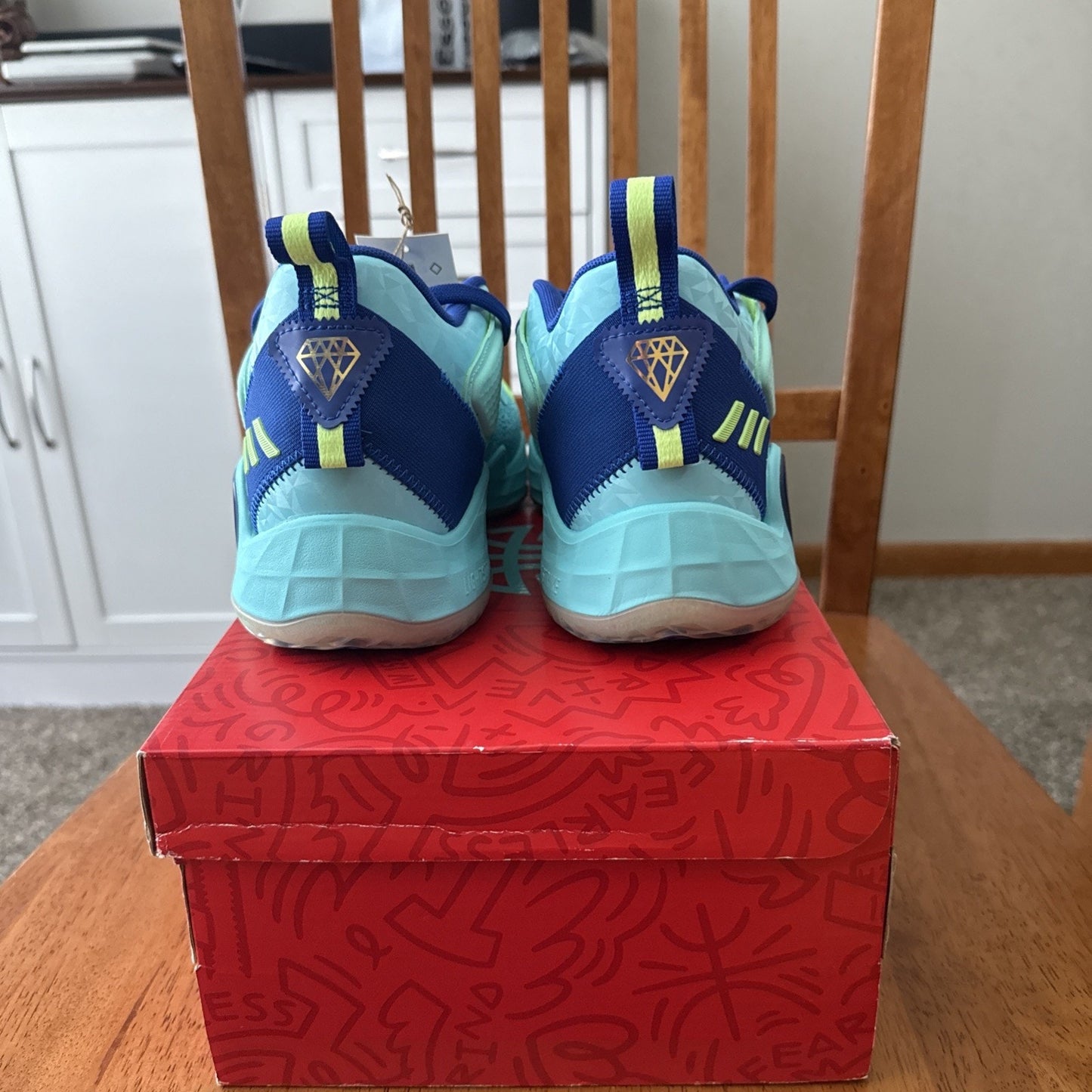 Size 7.5 - adidas D.O.N. Issue #3 Pulse Aqua BS035