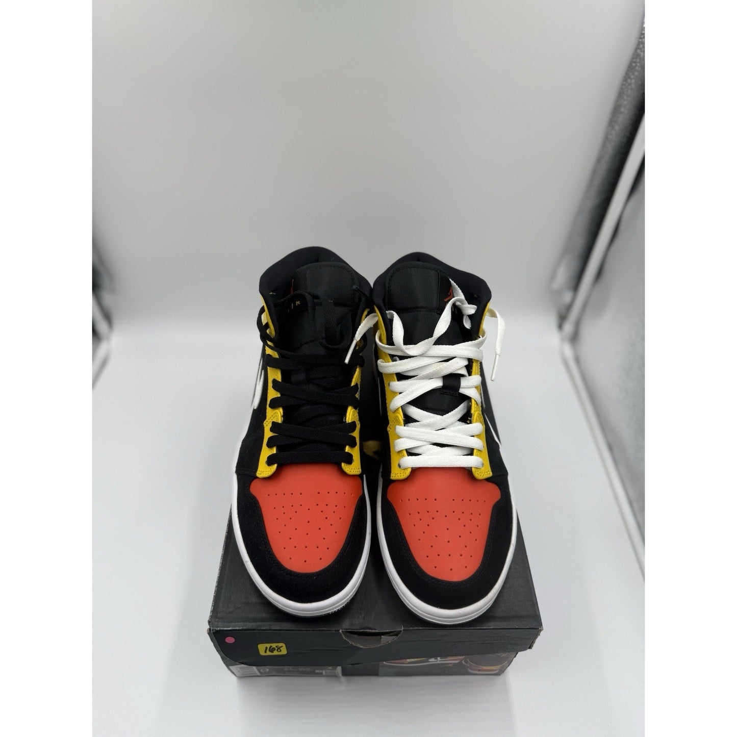 Size 9 - Air Jordan 1 SE Mid Amarillo BS610