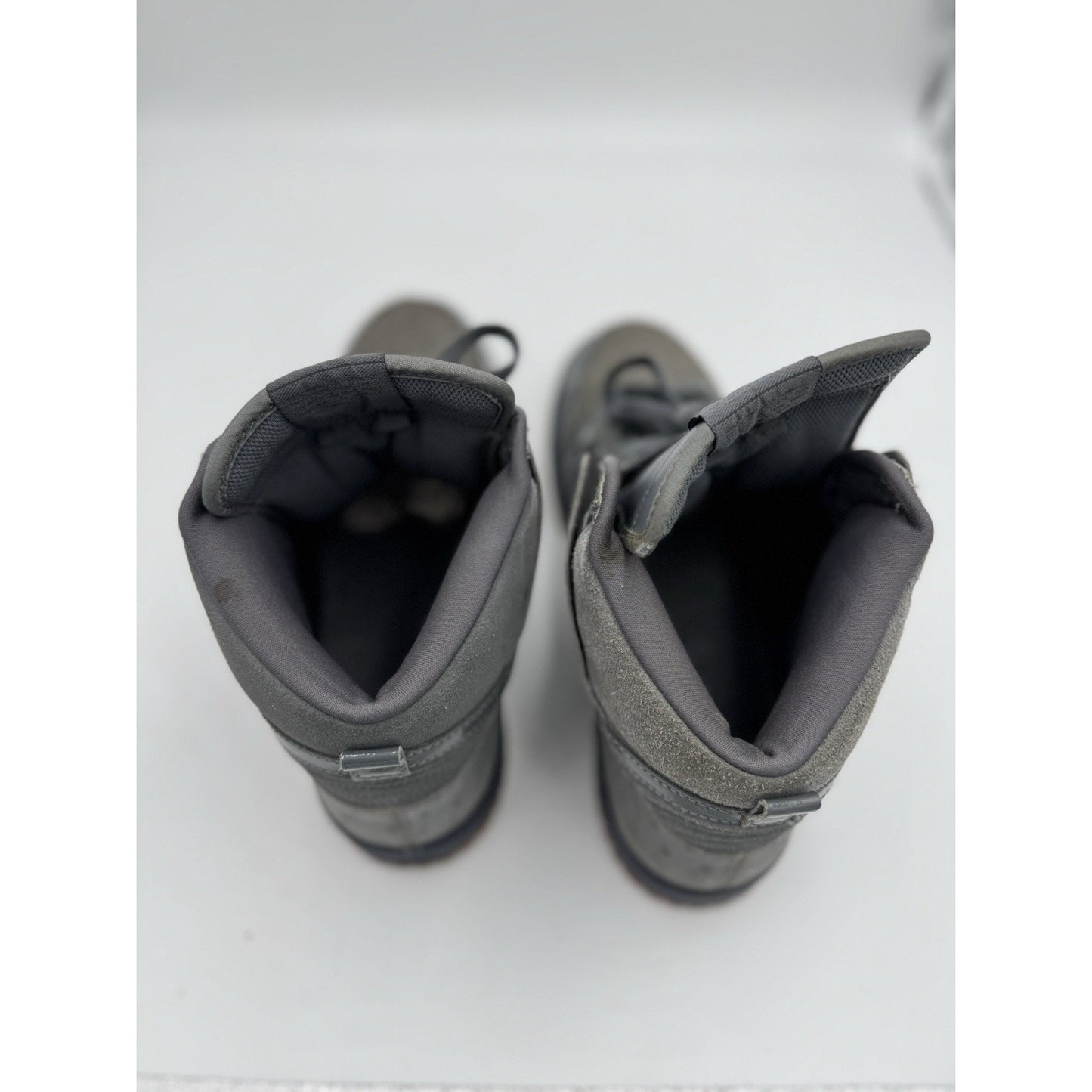Size 9.5 - Nike Dunk Deluxe High Gray 2005