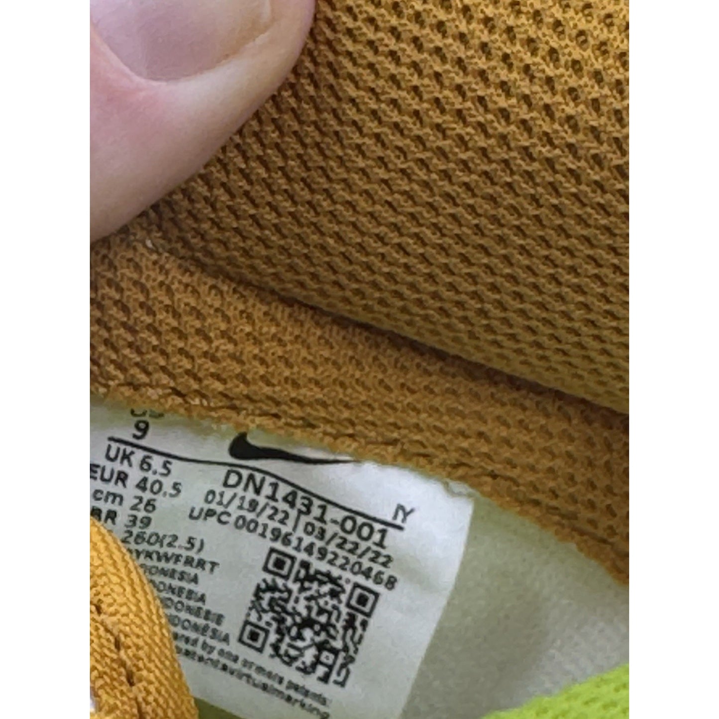 Size 9 - Nike Dunk Next Nature Low Gold Phantom W BS582