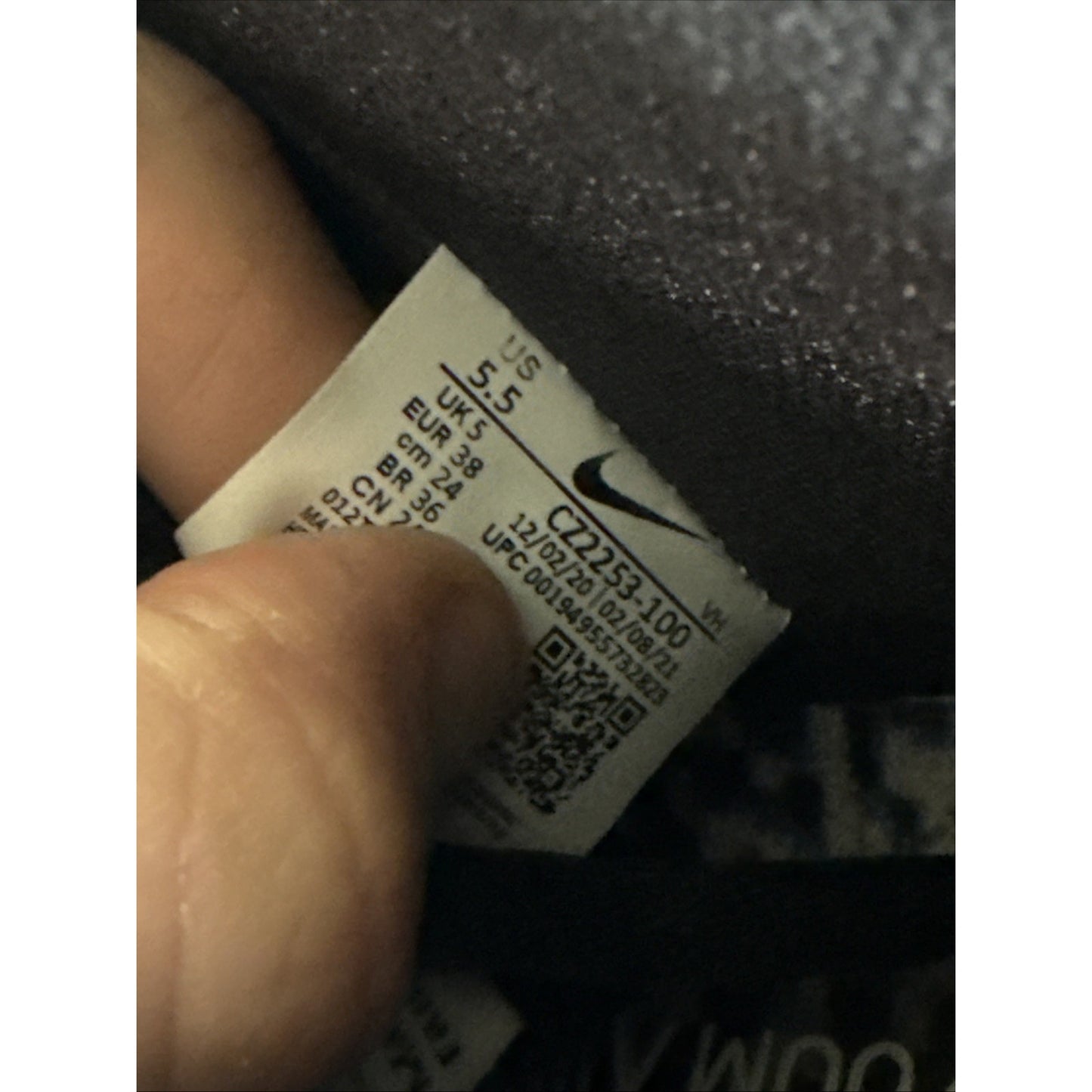Size 5.5 - Nike Dunk SB High TV Signal