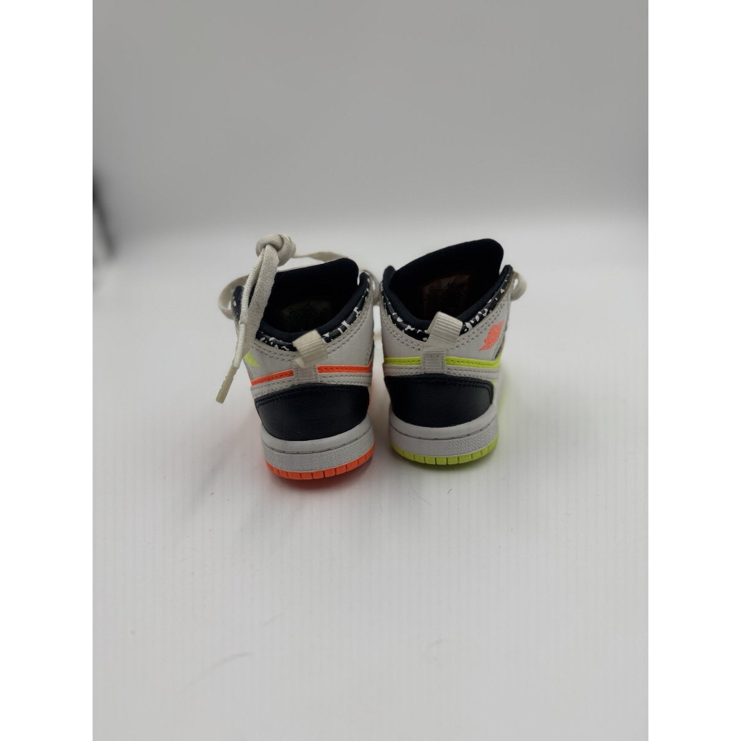 Jordan 1 Size 4C Baby's Athletic Shoe - Notebook NBS308