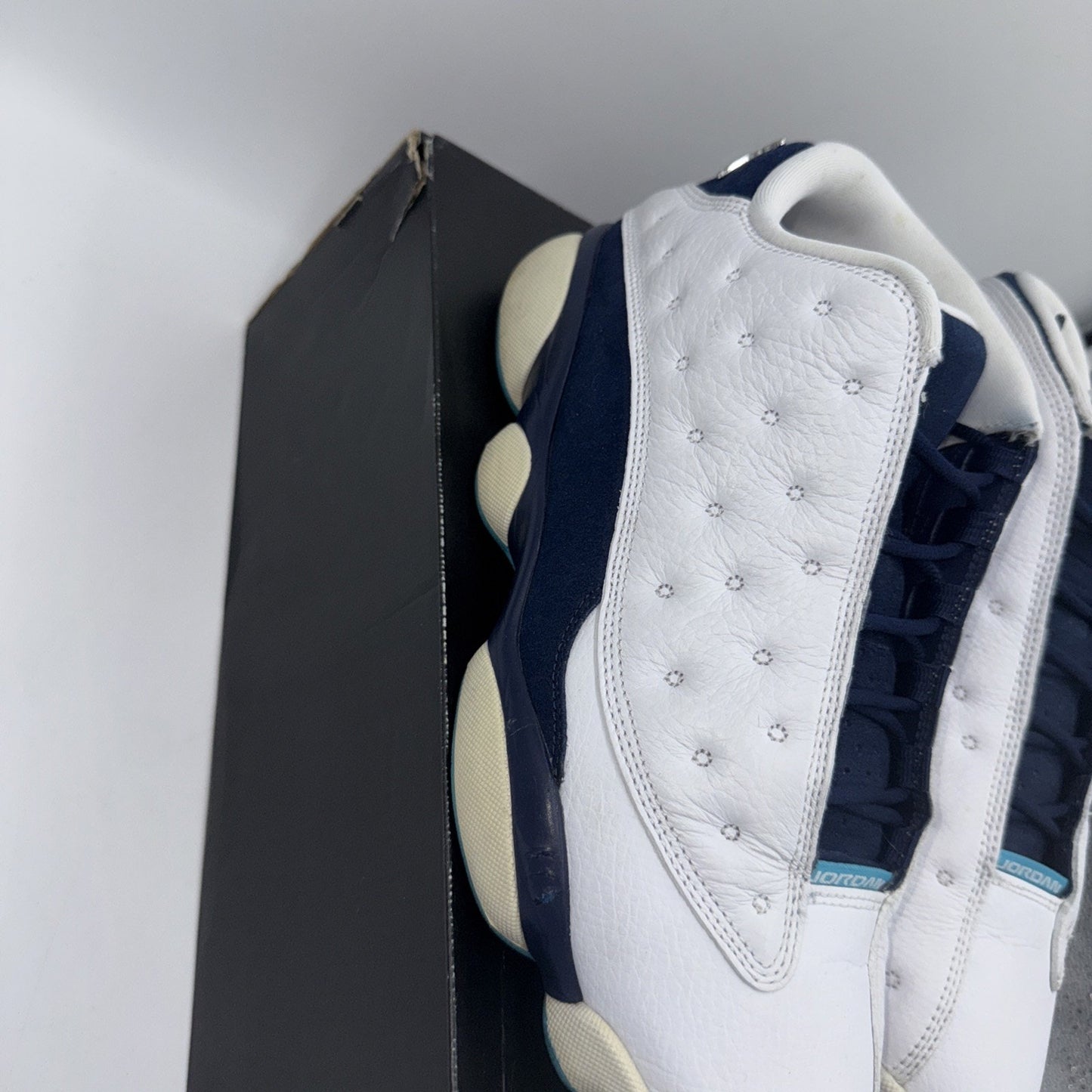 Size 9.5 - Air Jordan 13 Low Hornets