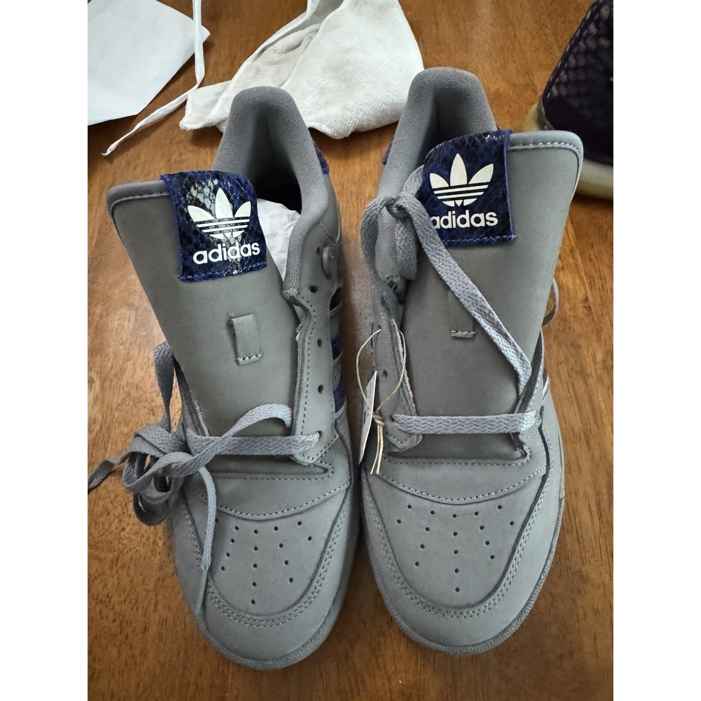 Size 10 [ID7718] Mens Adidas RIVALRY LOW 86 Patrick Ewing NBS073
