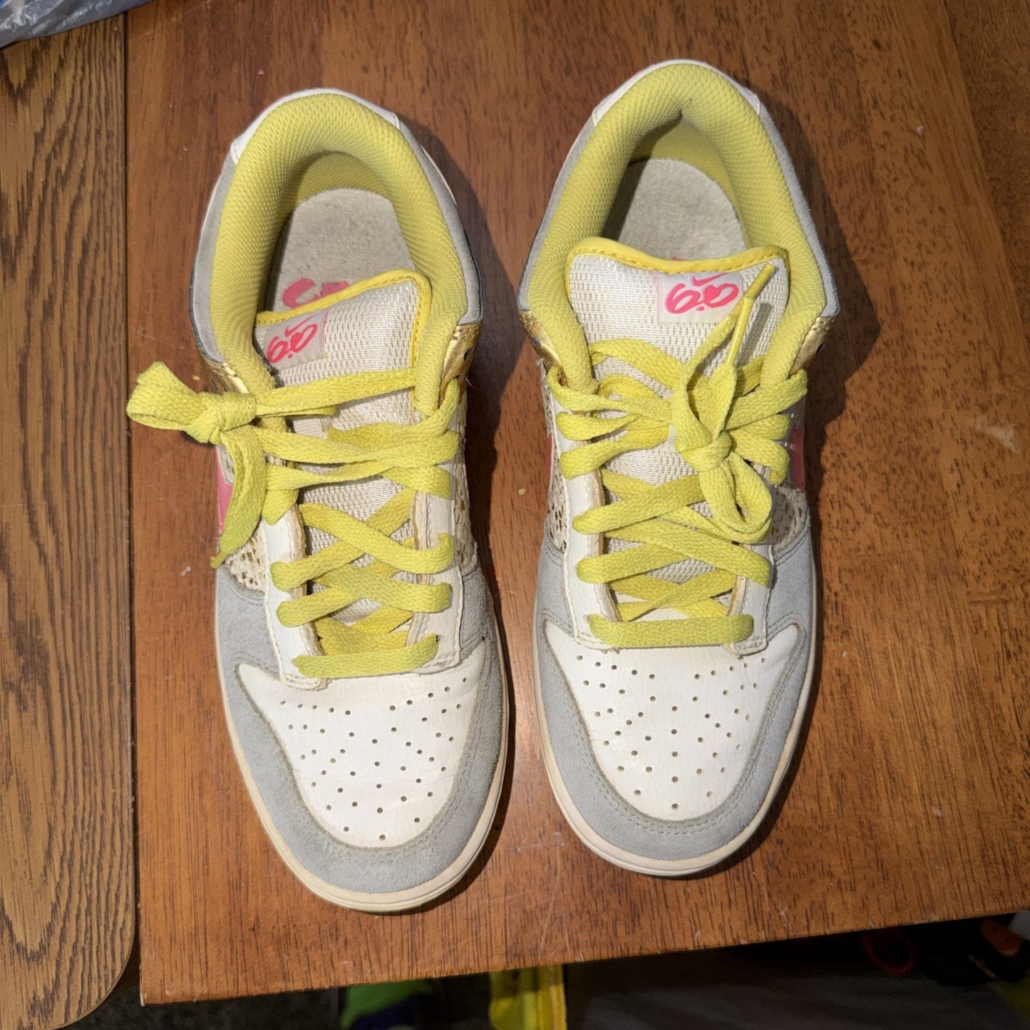 Size 8.5 - Nike Dunk 6.0 Low White Metallic Gold W