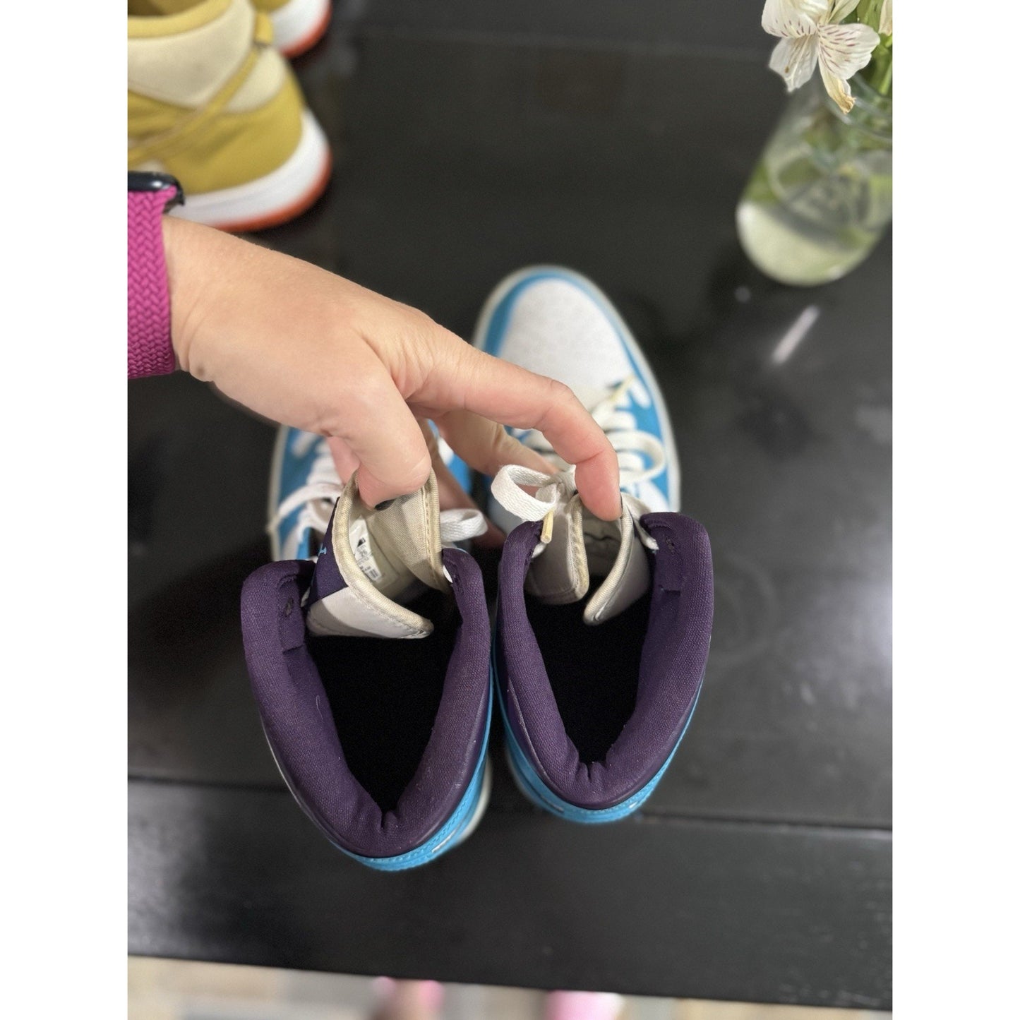 Size 8 - Air Jordan 1 Mid Hornets NBS244
