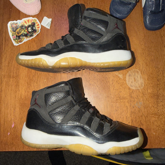 Size 5 (GS) - Jordan 11 Mid 72-10