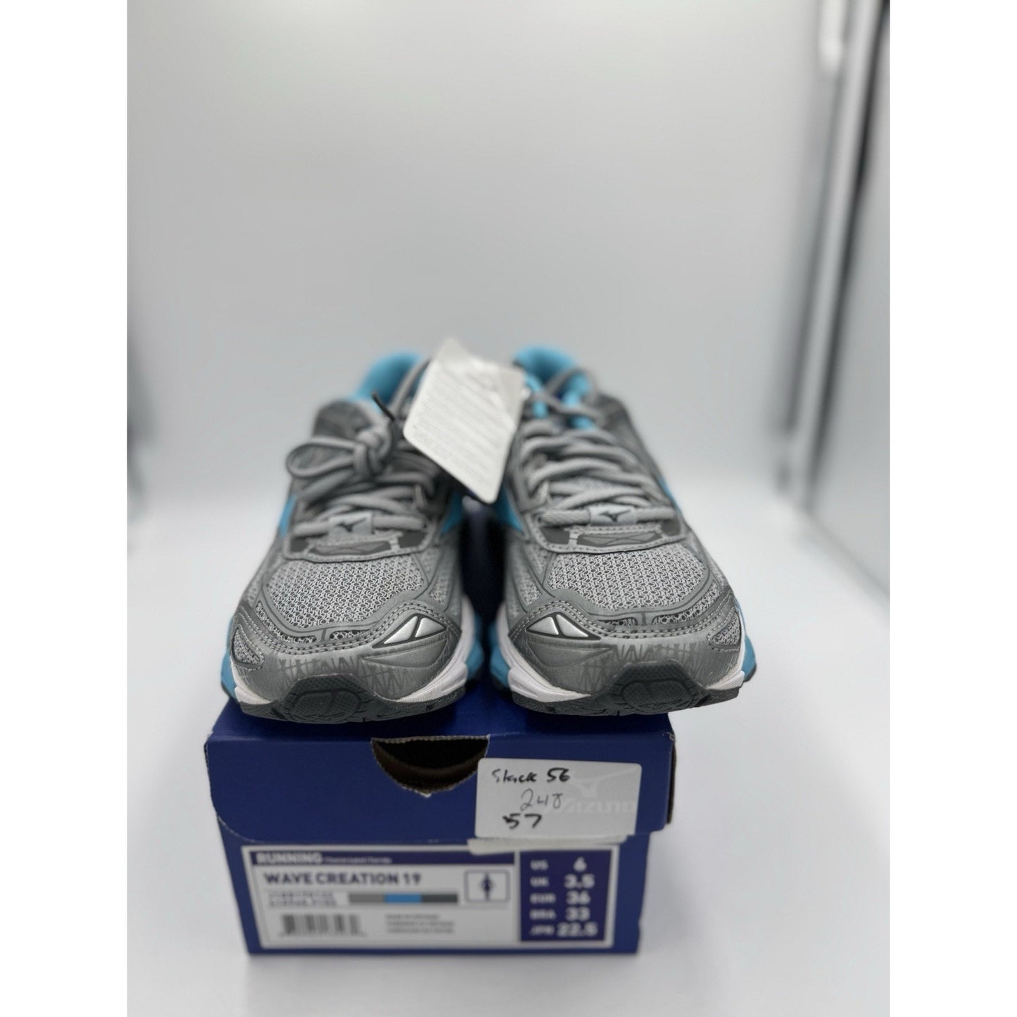 Size 6 Mizuno Wave Creation 19