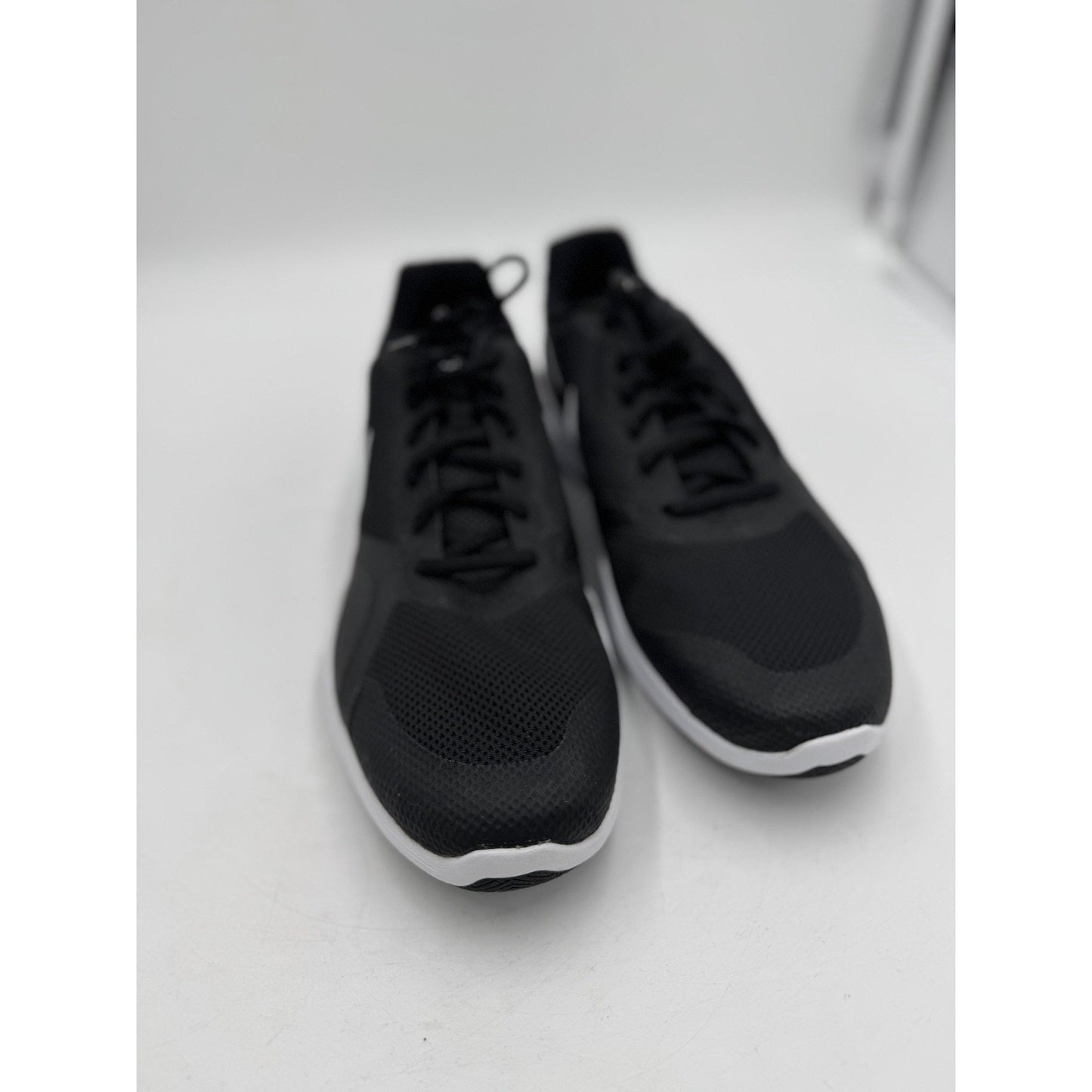 Size 10.5 Nike Wms City Trainer 909013-001