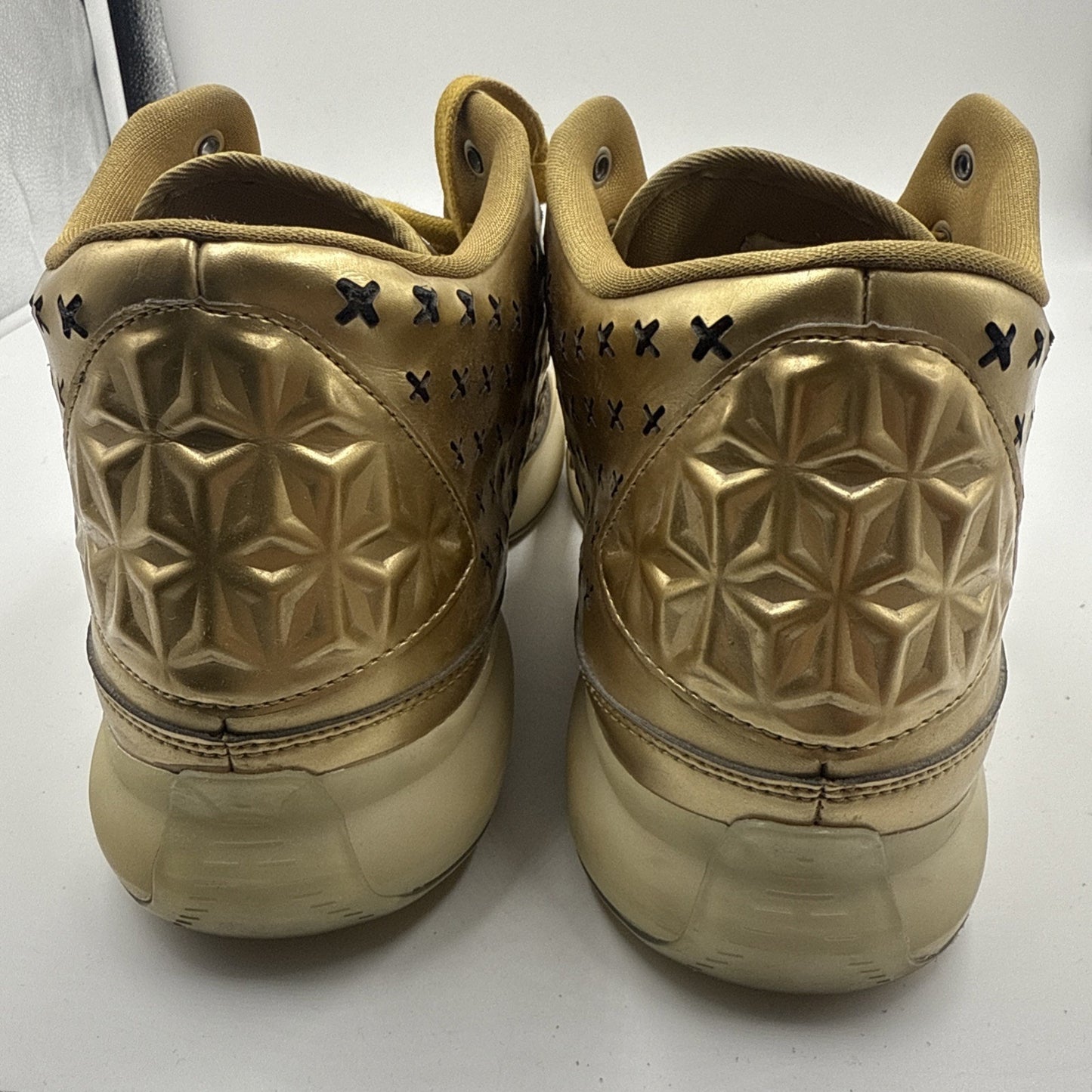 Size 13 - Nike Kobe 10 EXT Mid Liquid Gold