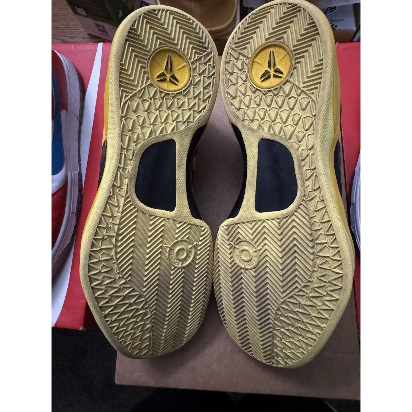 Size 8.5 - Nike Kobe 8 Sulfur Electric BS292