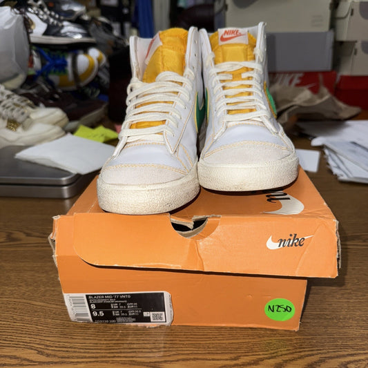 Nike Blazer Mid 77 VNTG Rayguns Shoes Mens Size 8 Athletic White Yellow Orange