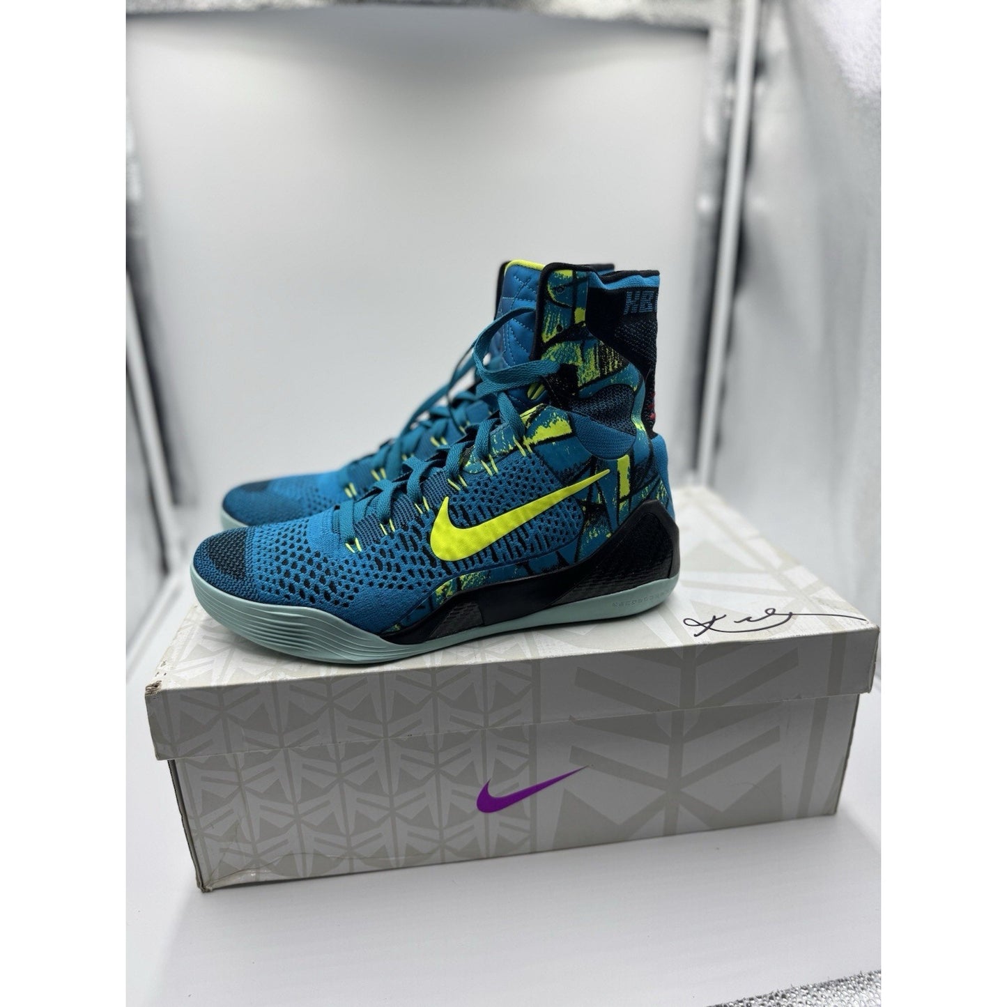 Size 10 Kobe 9 Elite Perspective 630847-400 BS628