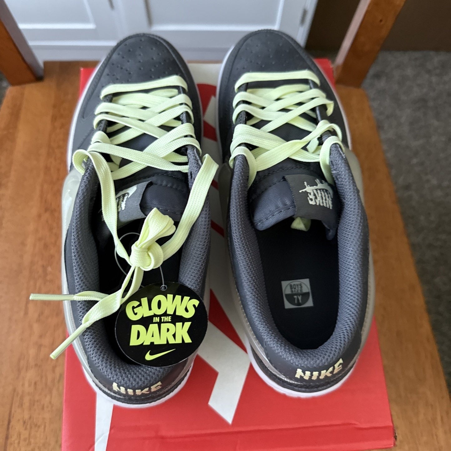 NIKE DUNK LOW Halloween Glow In The Dark SIZE 7y BS226