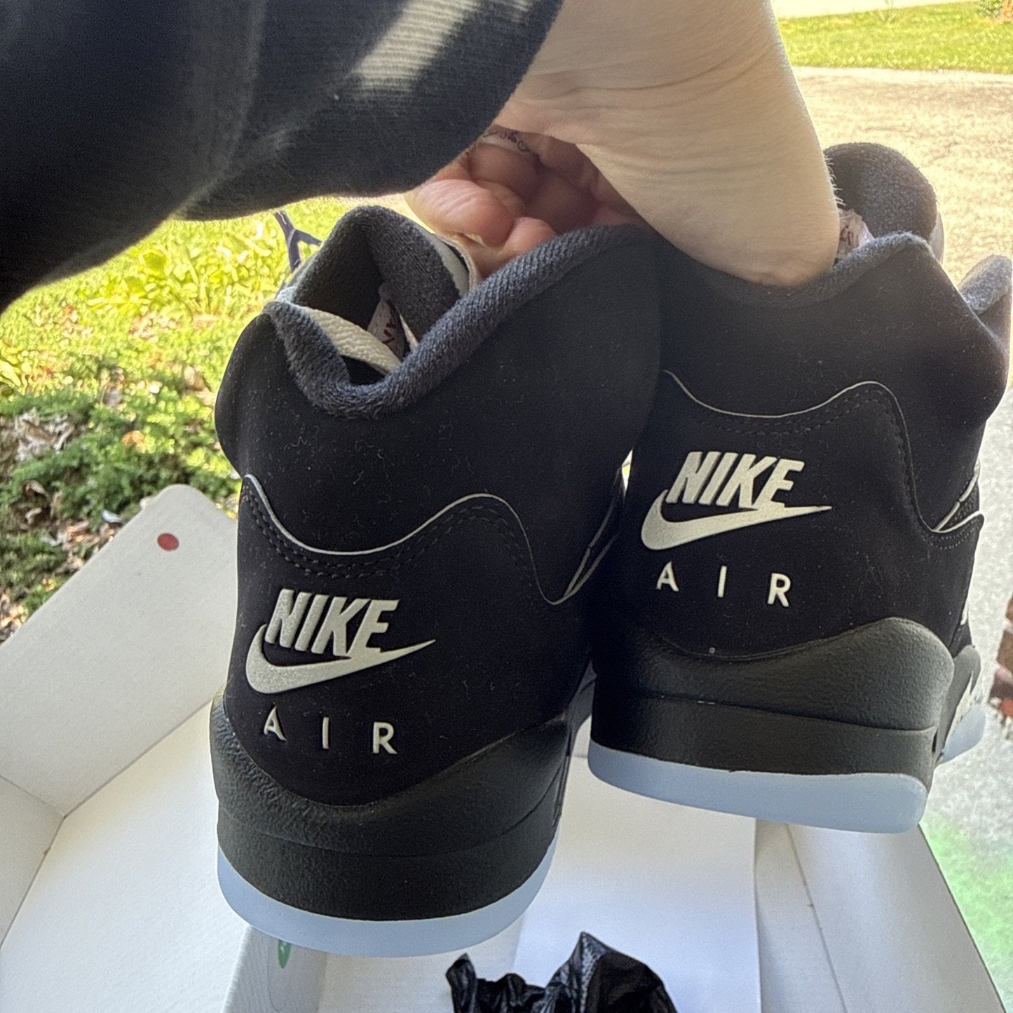 Jordan 5 Black Metallic Reimagined size 6.5Y