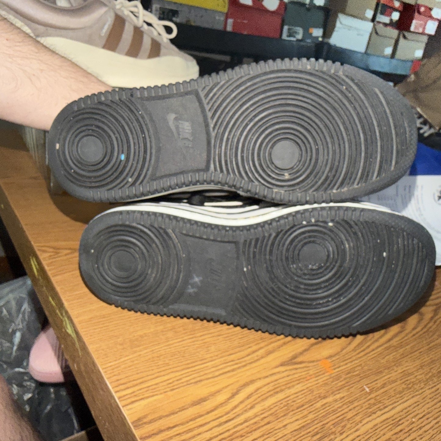 Size 7 w Nike Vandal surprise Looksee Sample