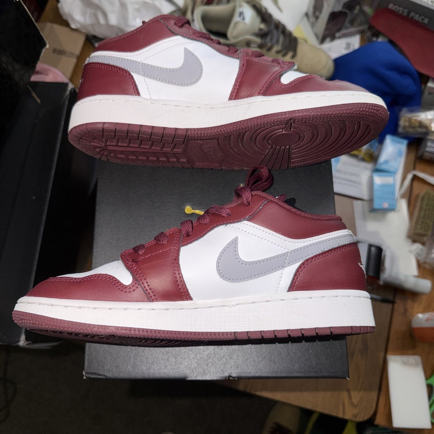 Size 5.5y Jordan 1 Low Bordeaux 55356065