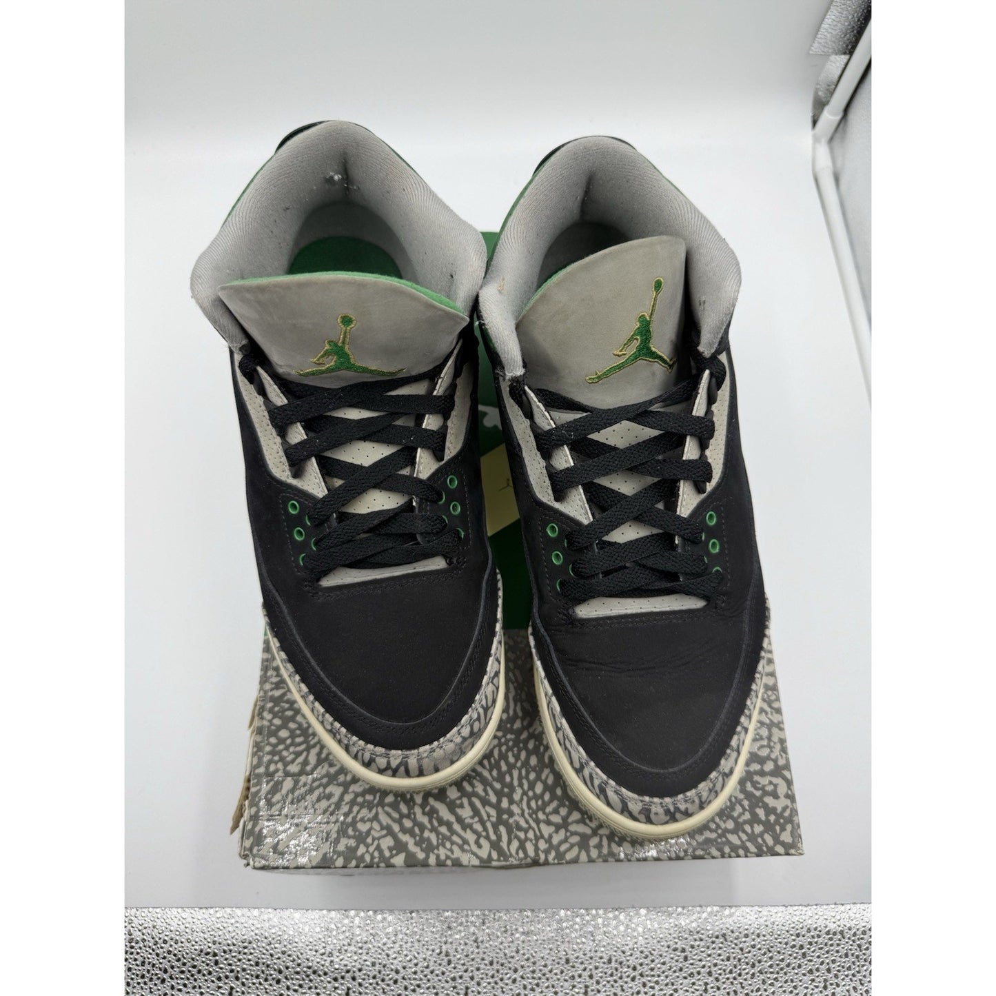 Size 9 - Jordan 3 Retro Mid Pine Green