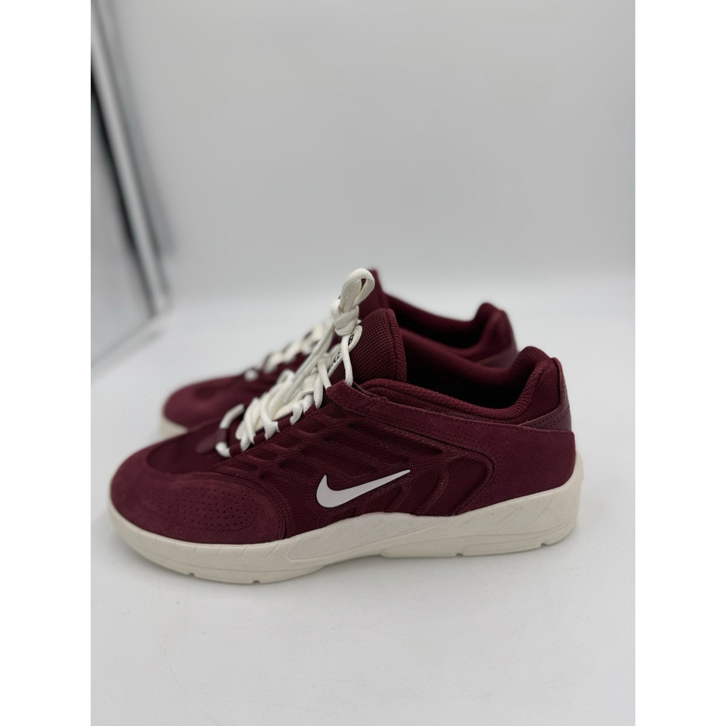 Size 9 - Nike Vertebrae SB Team Red Sail Salesman Sample IMSS Tag
