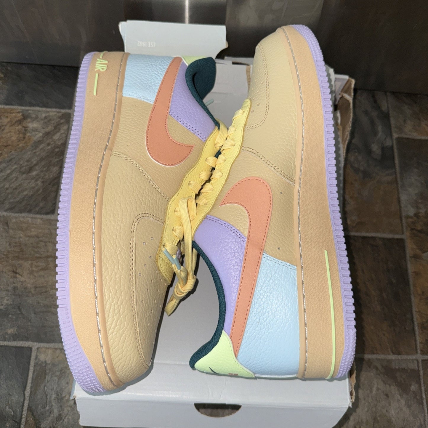 Size 13 IB4493-252 Nike Air Force 1 ‘07 Easter