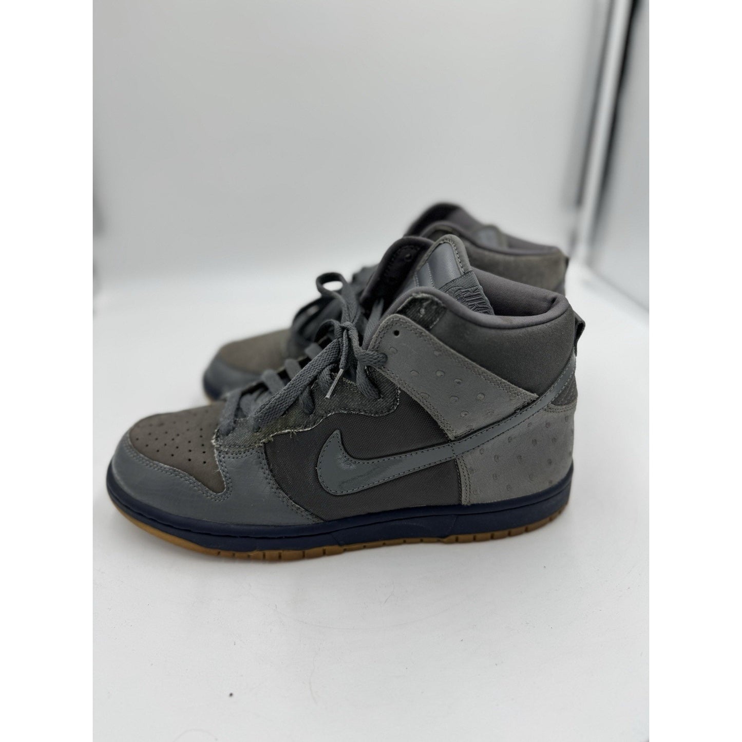 Size 9.5 - Nike Dunk Deluxe High Gray 2005