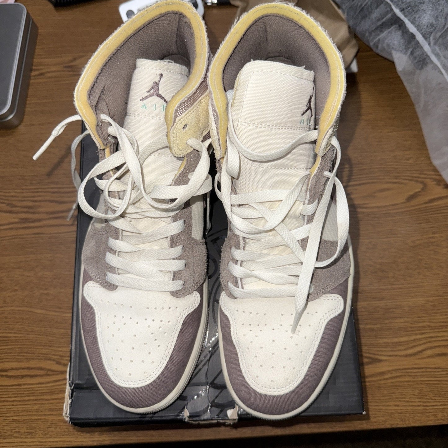 [DZ5329-001] Mens Air Jordan Retro 1 Mid SE 'Tartan Swoosh'