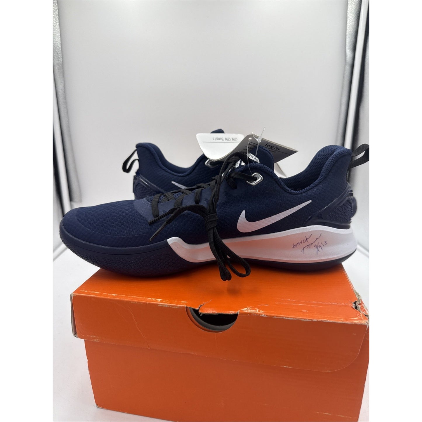 Size 9 - Nike Mamba Focus TB Midnight Navy Sample Pair