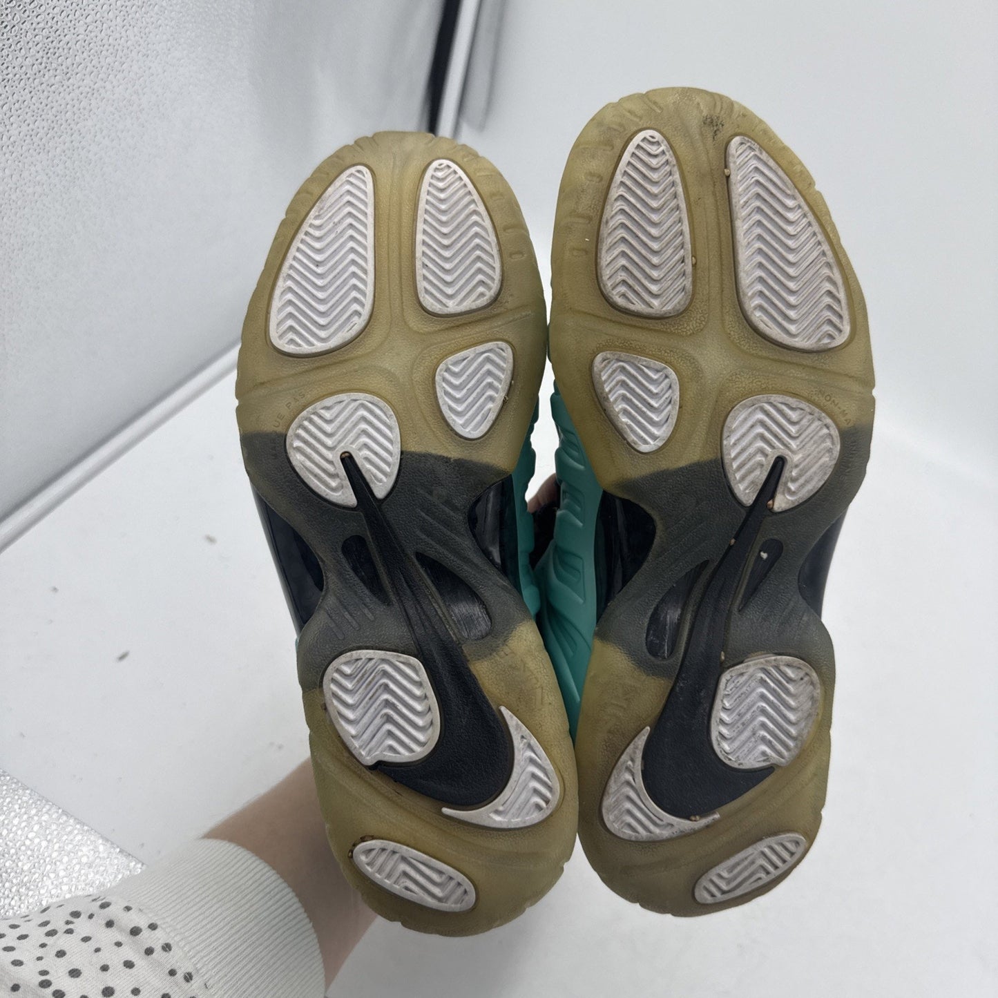 Size 5.5 (GS) - Nike Little Posite Pro Mid Island Green