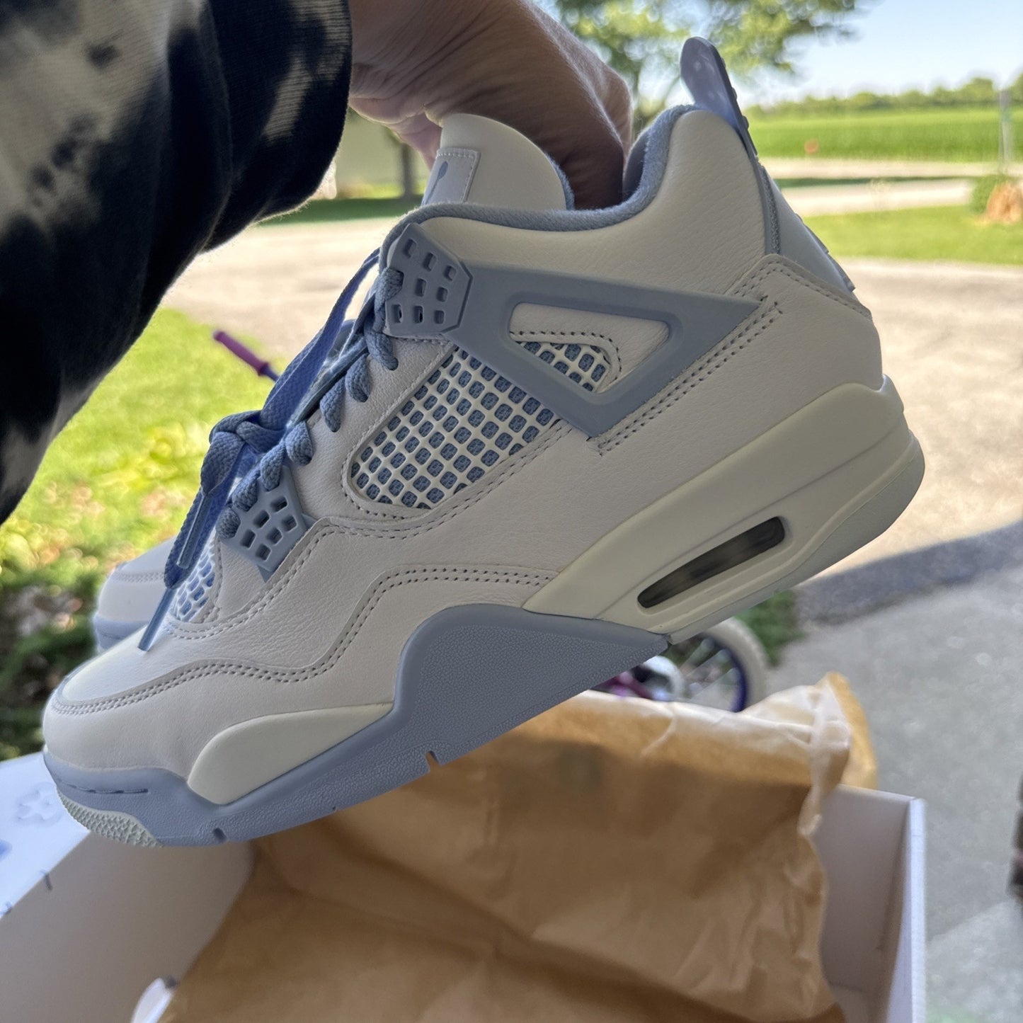 Size 10.5 - Air Jordan 4 Retro Forget Me Not W
