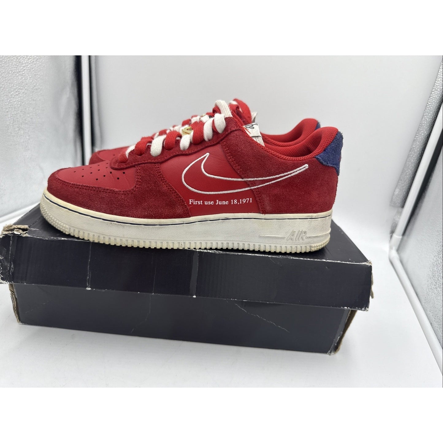 Size 8 - Nike Air Force 1 '07 LV8 First Use - University Red