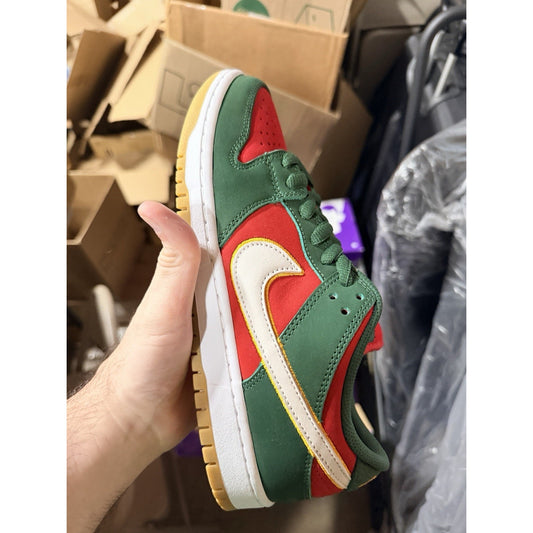 Size 9 - Nike Dunk Premium SB Low Seattle Supersonics