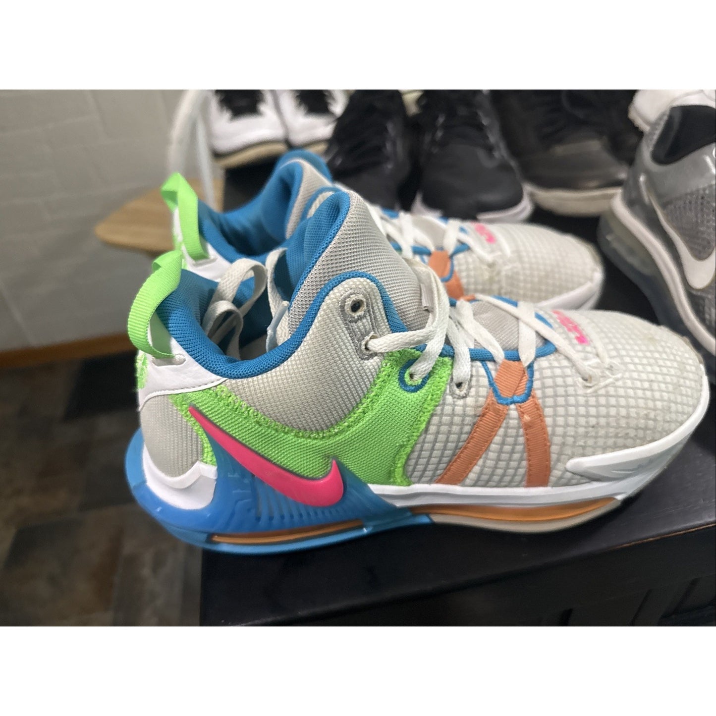 Size 9.5 - Nike LeBron Witness 7 Grey Fog Multi-Color NBS201