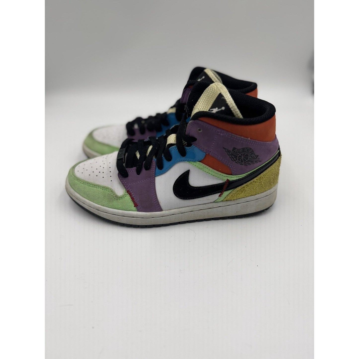 Size 8.5 - Air Jordan 1 SE Mid Lightbulb W NBS348