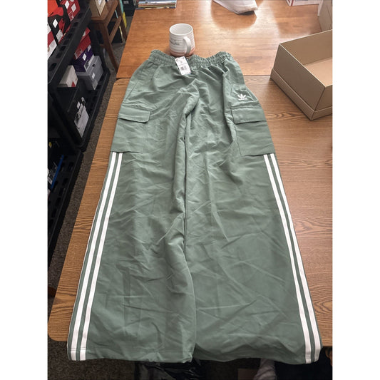 ADIDAS WOMEN'S 3S CARGO PANTS TRACE GREEN SIZE SMALL REG $80 NWT