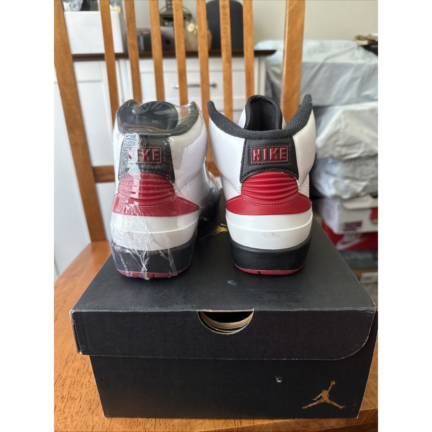 Size 5.5y Jordan 2 Retro "Chicago" White/Varsity Red-Black (DX2591 106) BS168