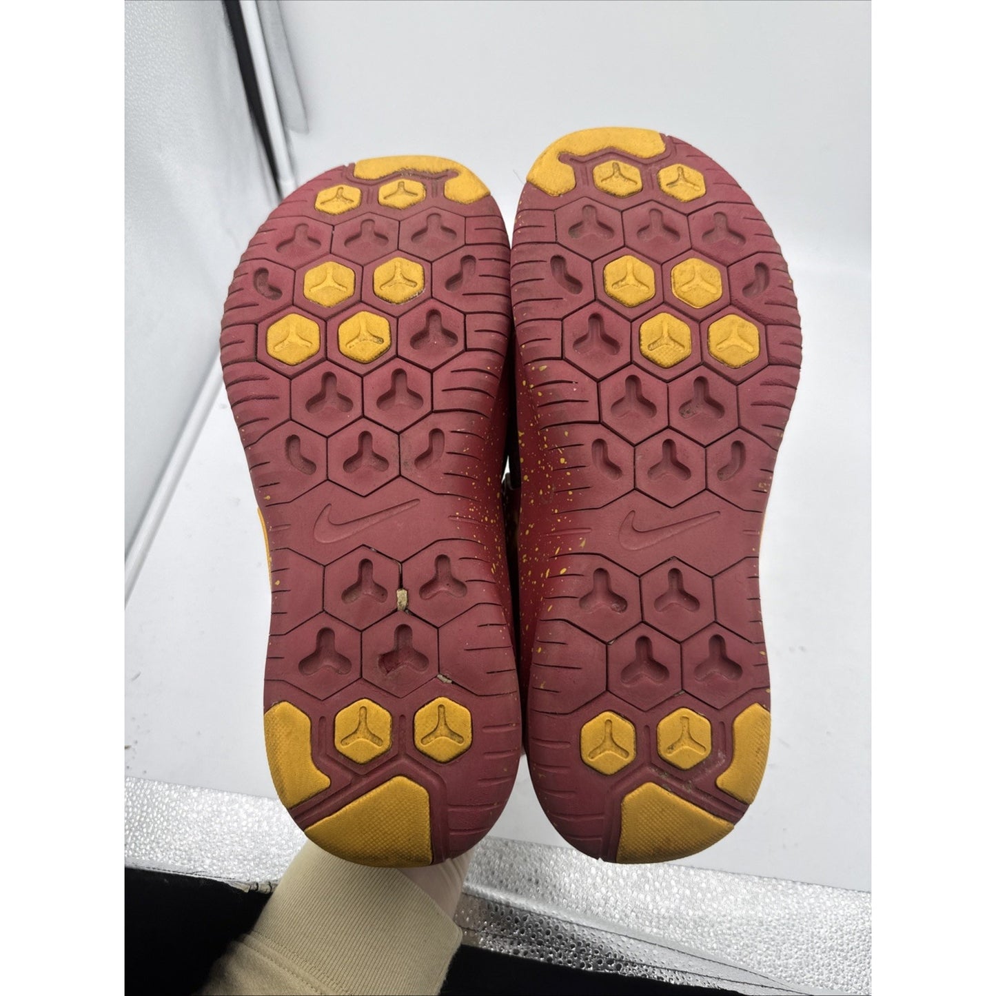 Size 12 - Nike Free TR 8 USC - AR0425-001