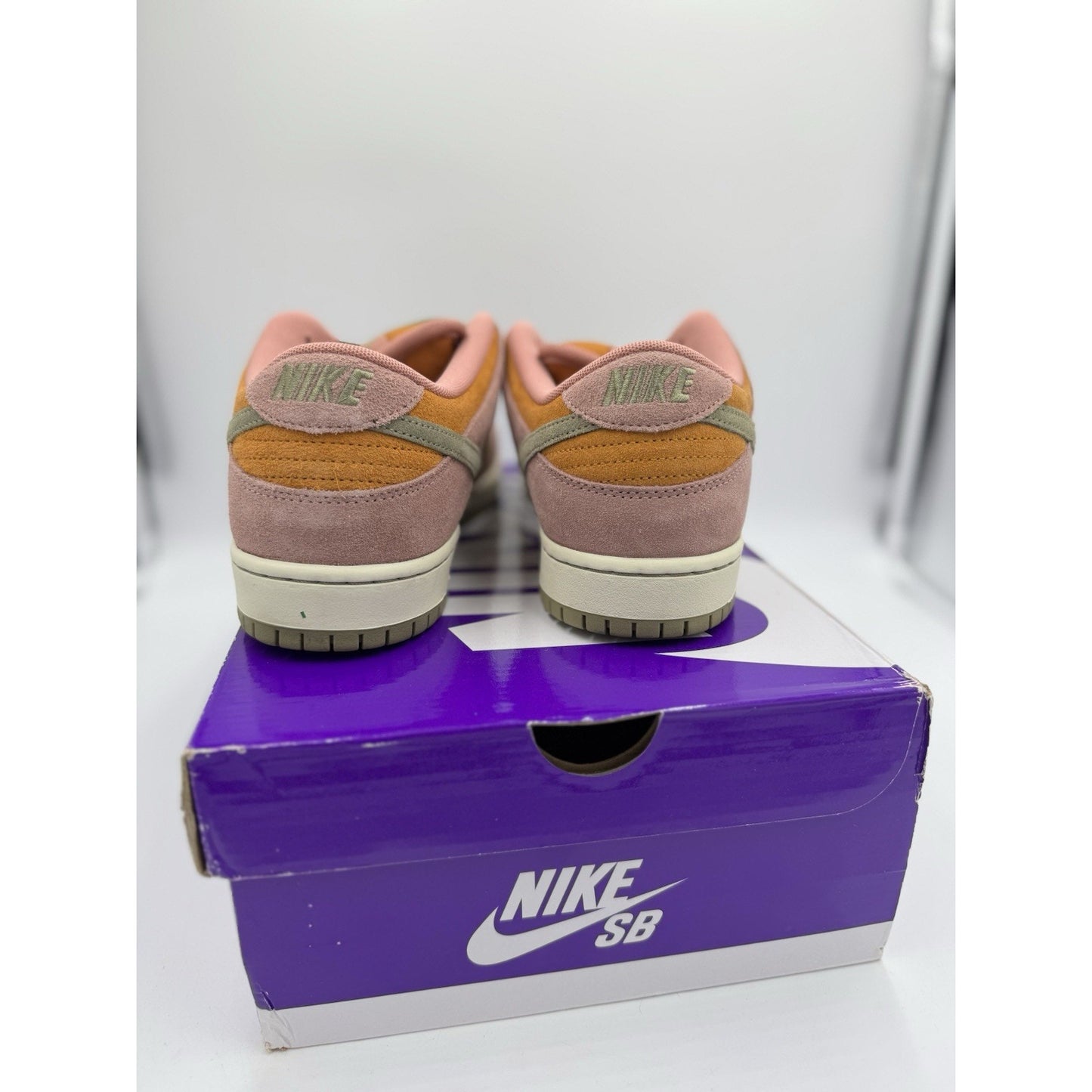 Size 10 - Nike Dunk SB Low Red Stardust bs872