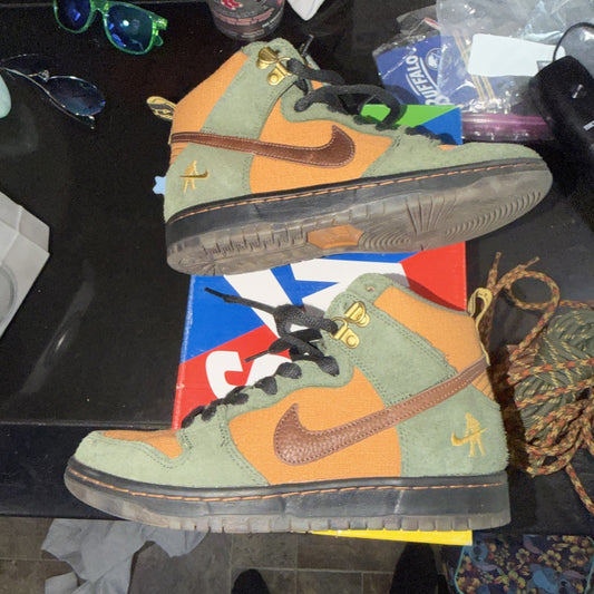Size 6 - Pass~Port x Nike Dunk SB High Workboot