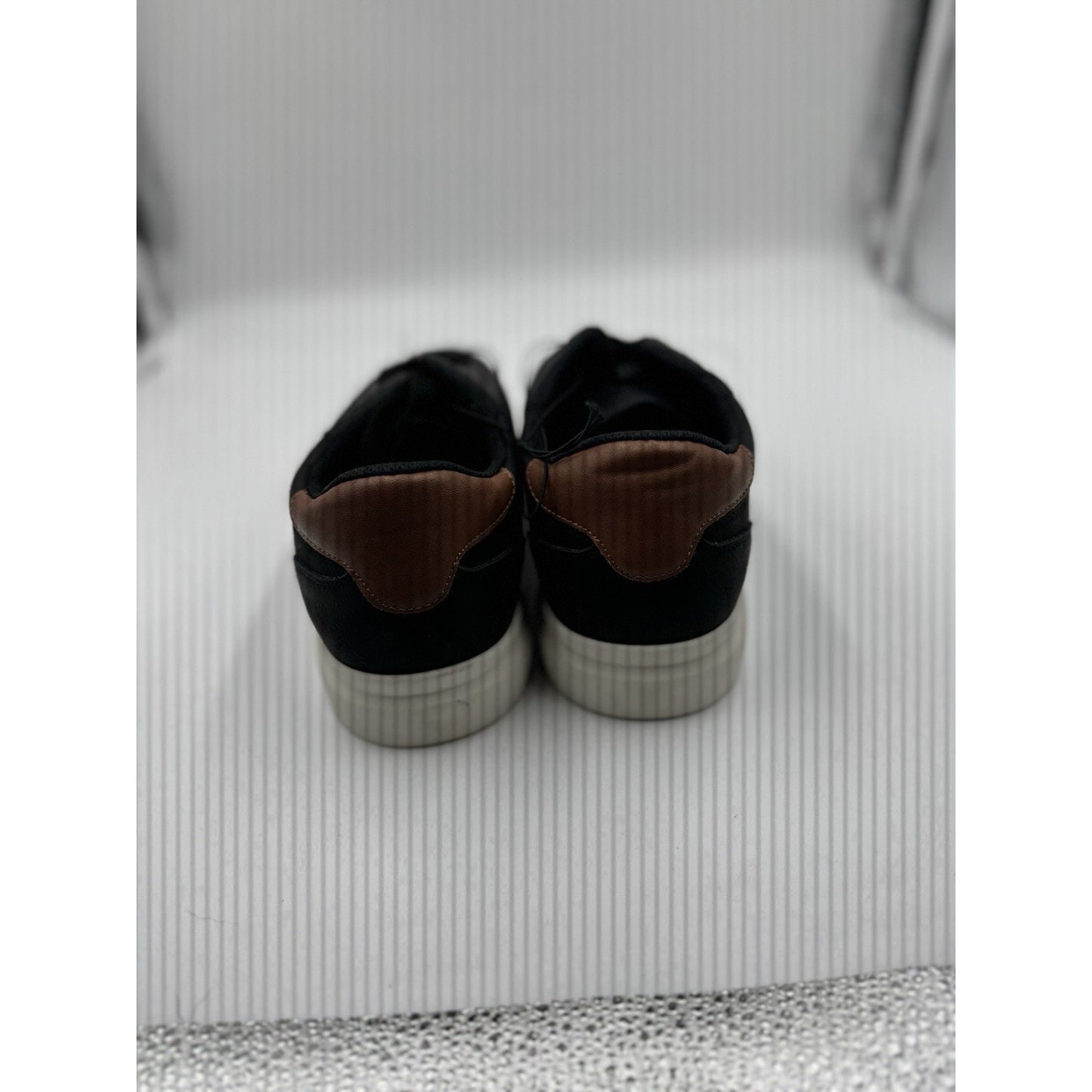 Size 10.5 Womens Dakota Wide Perry Ellis Shoe NBS397
