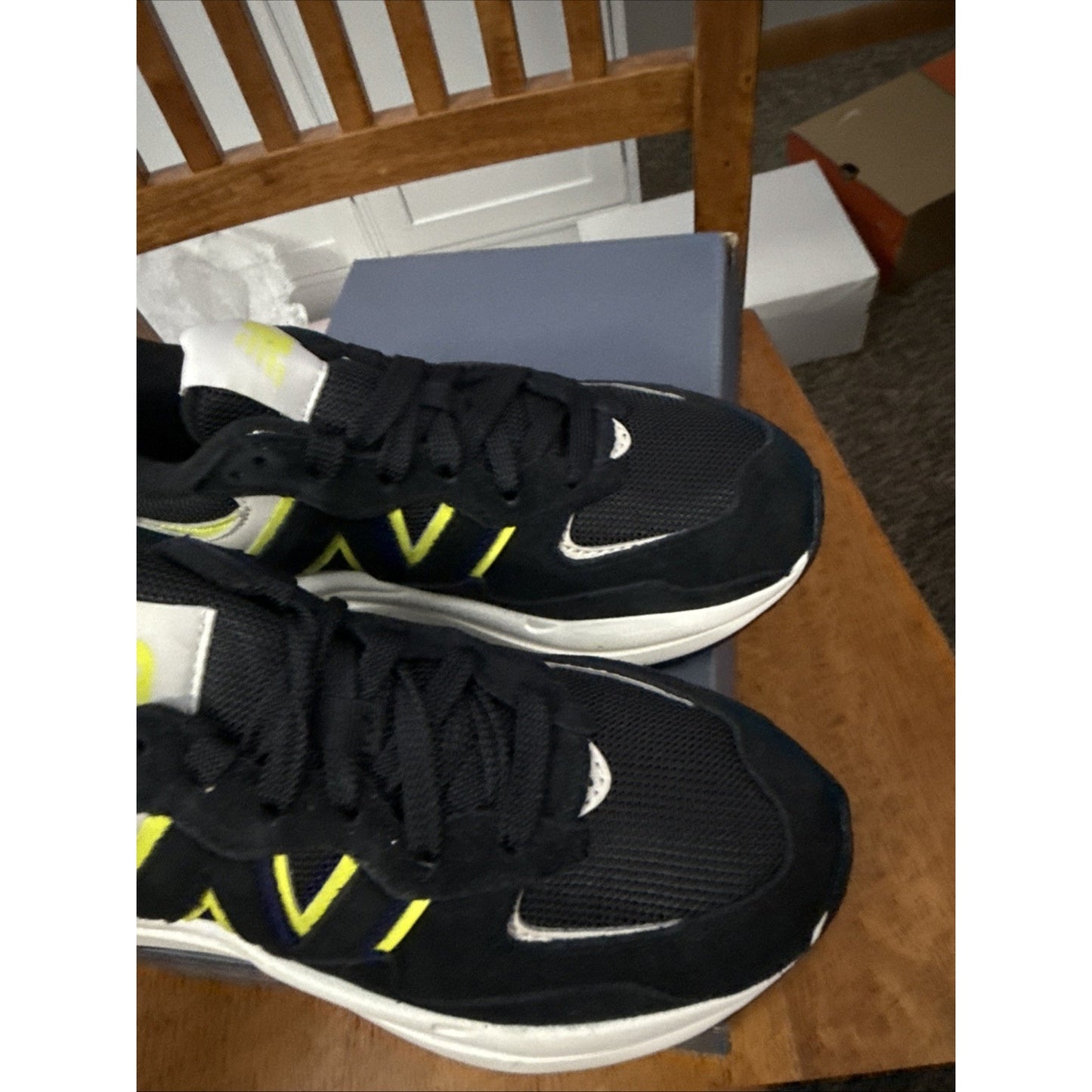 Size 5 Women's New Balance Black/Oyster Pink (W5740HL1) BS160