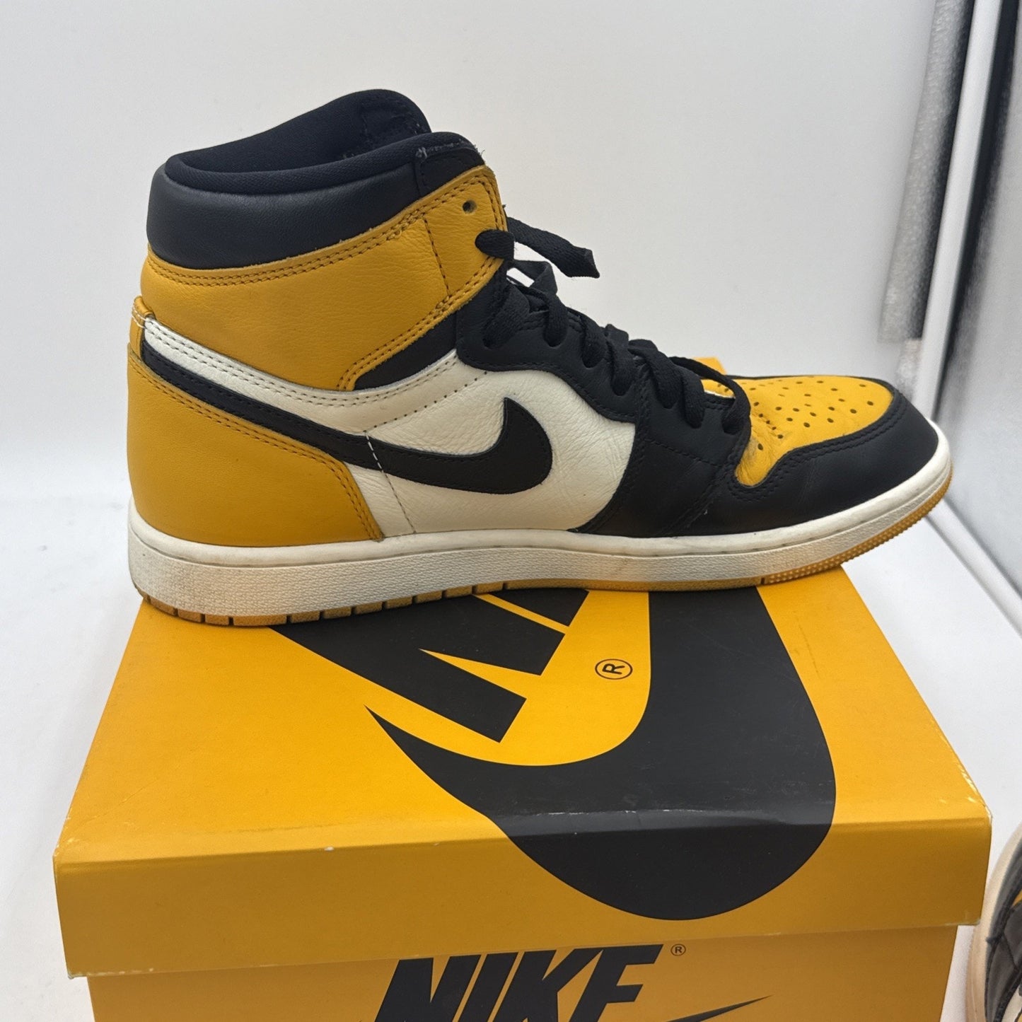 Size 10 - Jordan 1 Retro OG High Yellow Toe