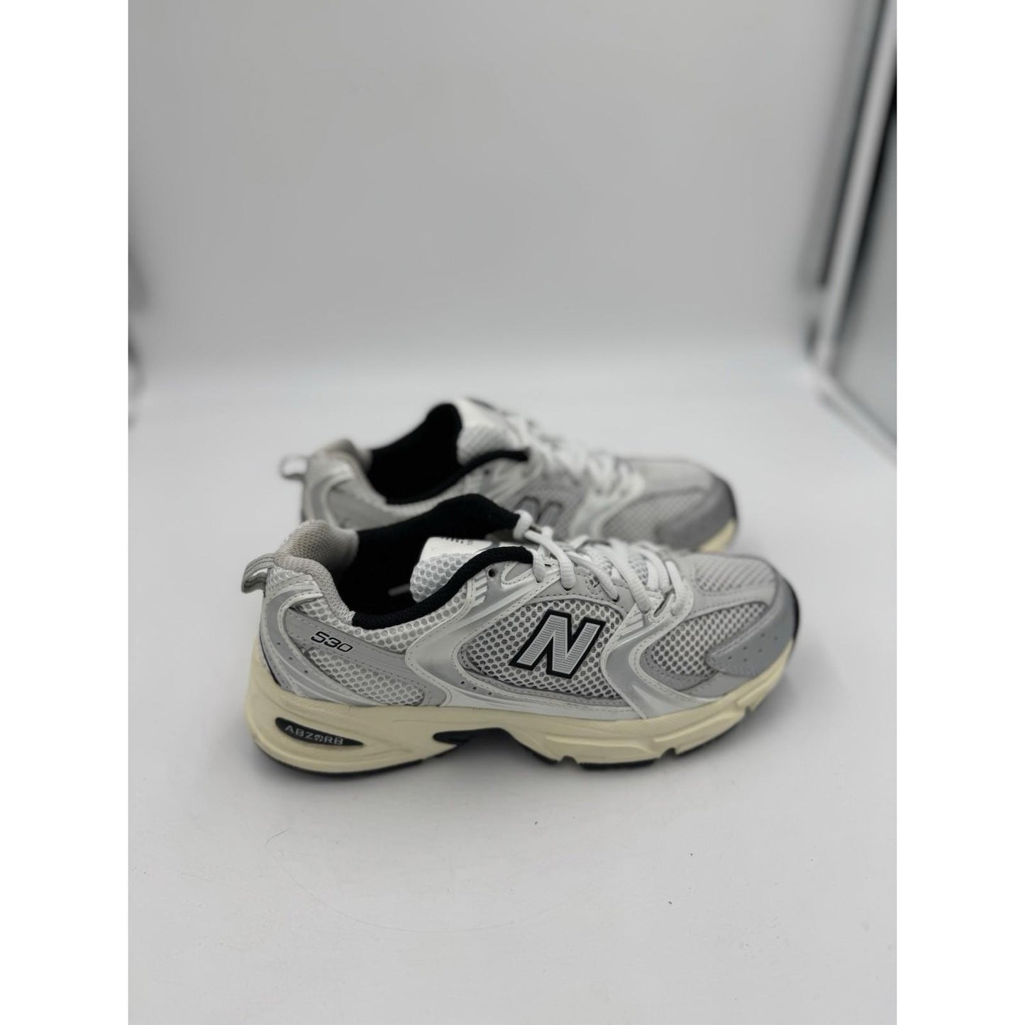 Size 5 - New Balance 530 White Metallic Silver