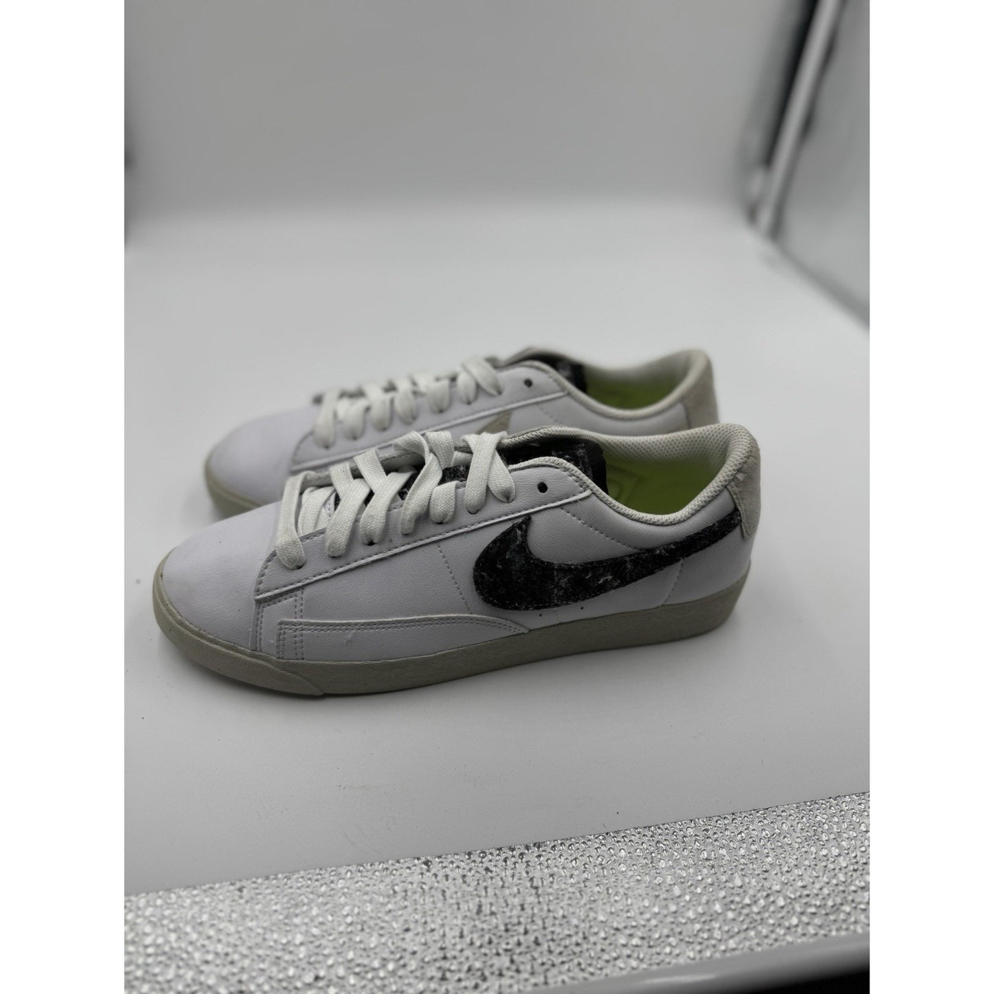 Size 10 - Nike Blazer SE Low Recycled Wool Pack - White Black W NBS463