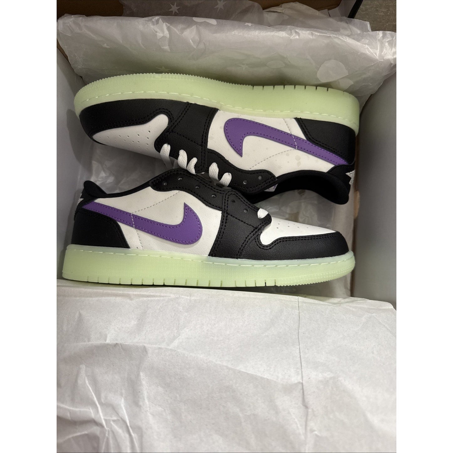 Air Jordan 1 Retro Low Og Glow In The Dark Black Raspberry 6.5Y