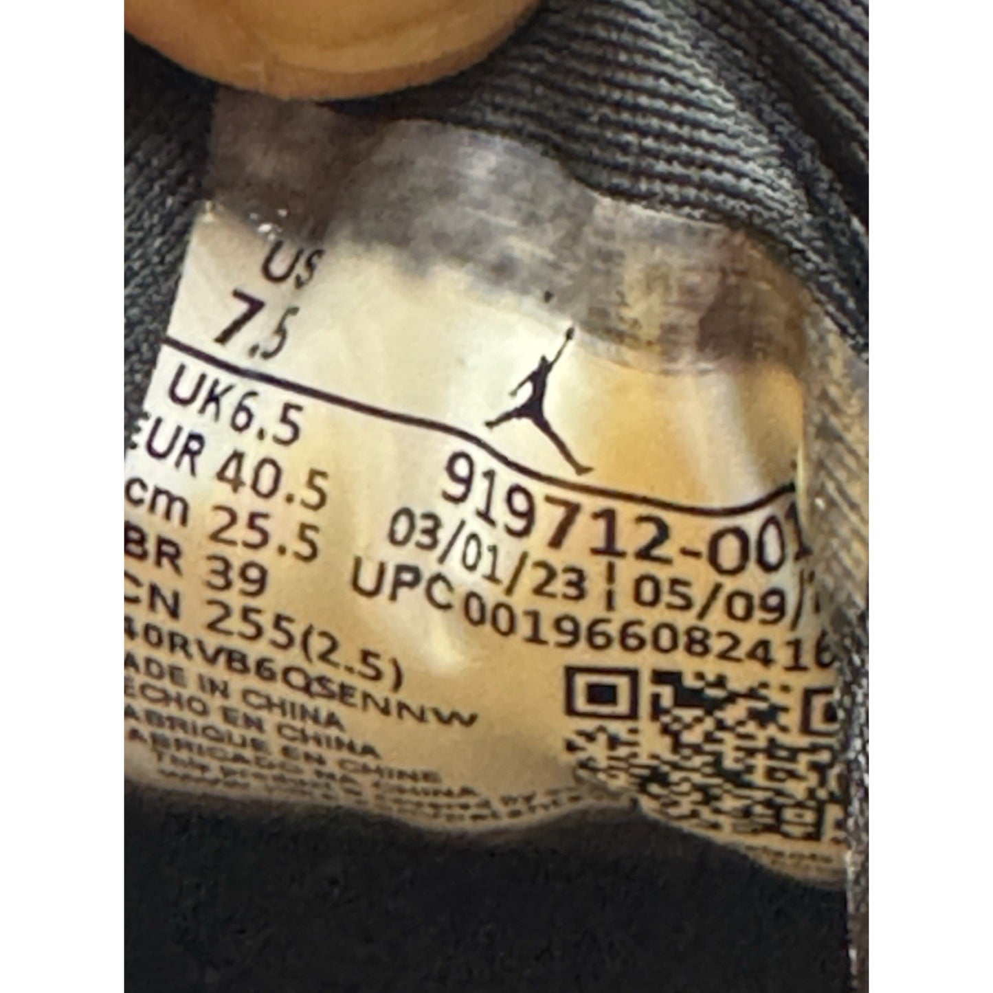 Size 7.5 - Air Jordan 11 Retro IE Low Black White