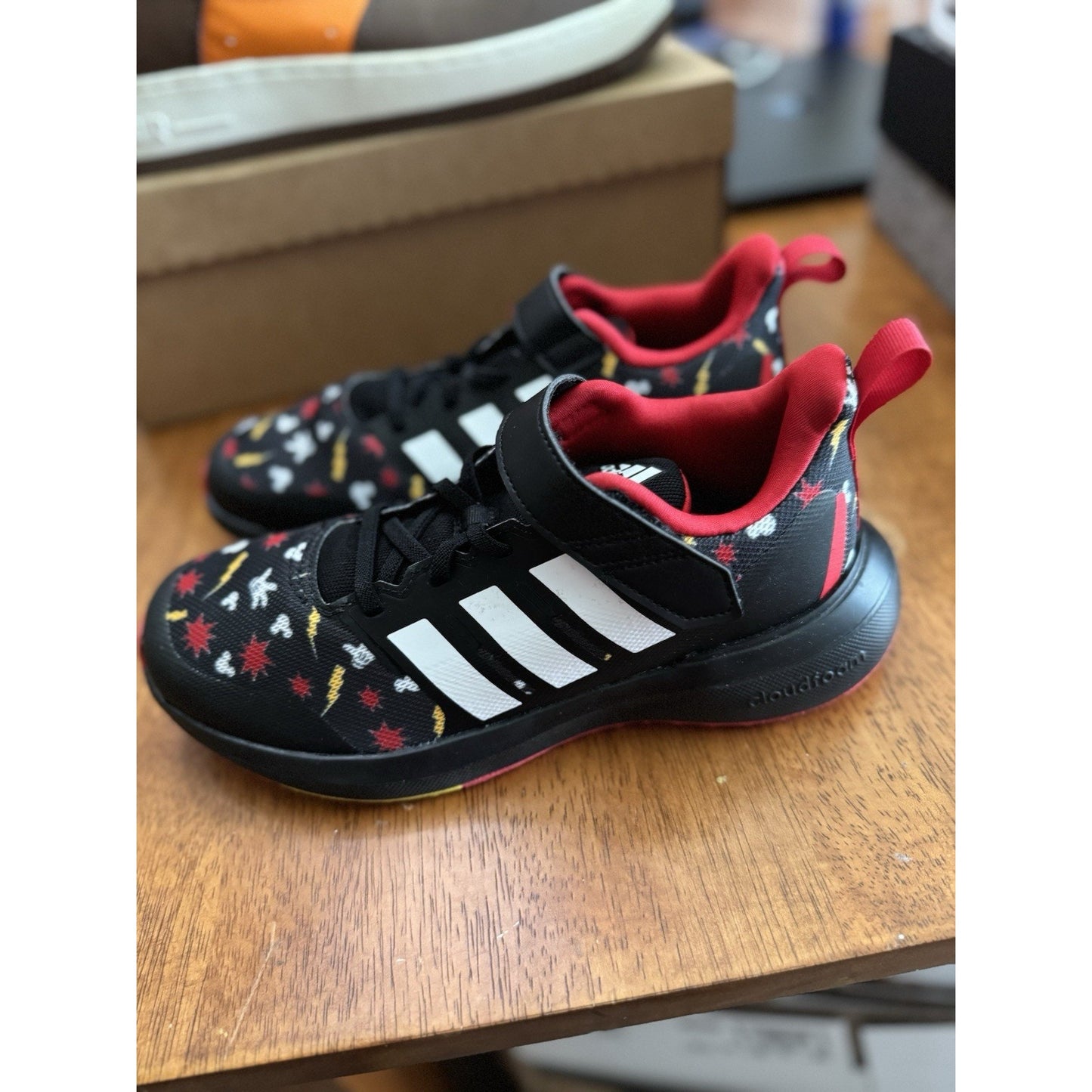 ADIDAS DISNEY MICKEY MOUSE Fortarun 2.0 Cloudfoam Youth Size 6.5 Pre-owned