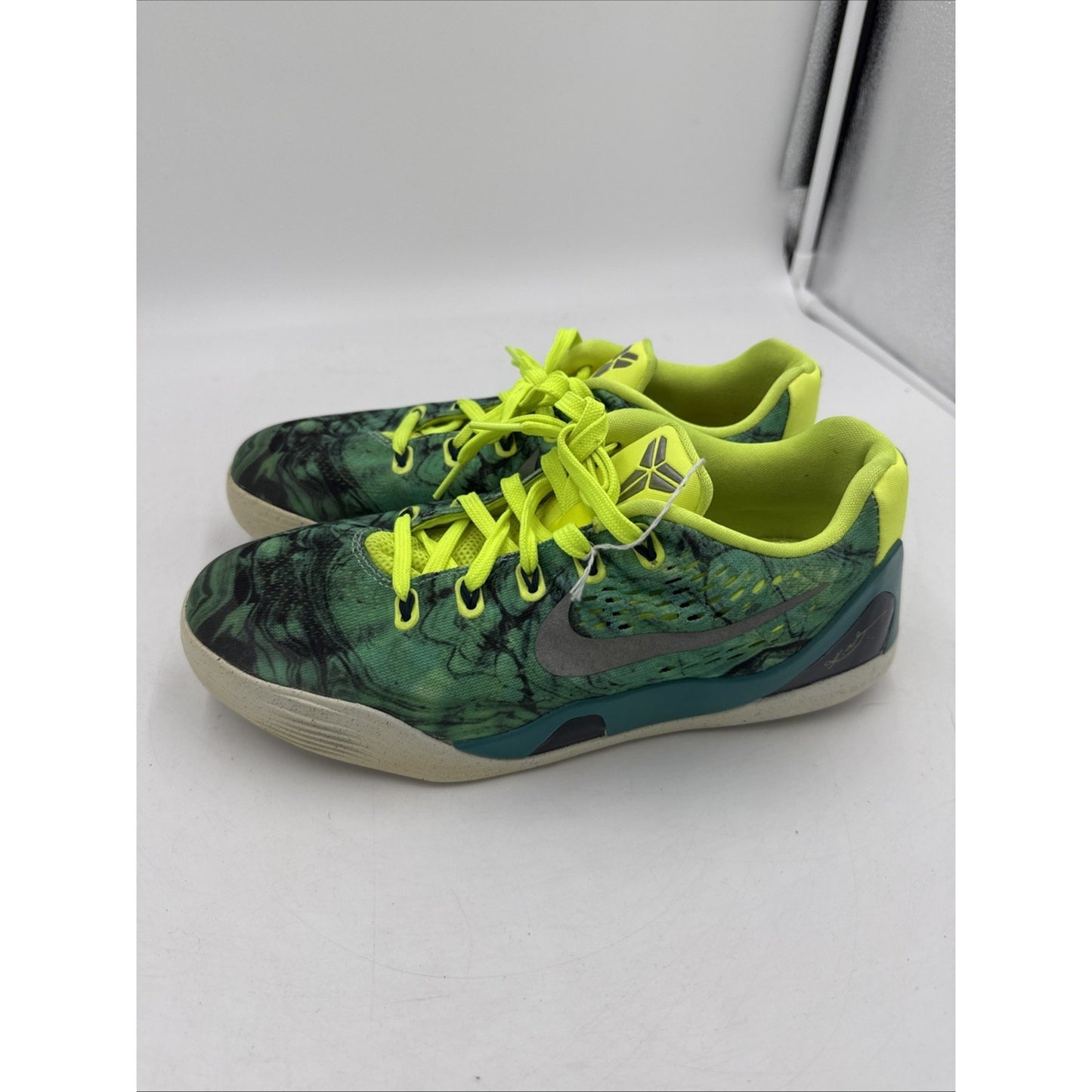 Size 7 (GS) - Nike Kobe 9 EM Low Easter